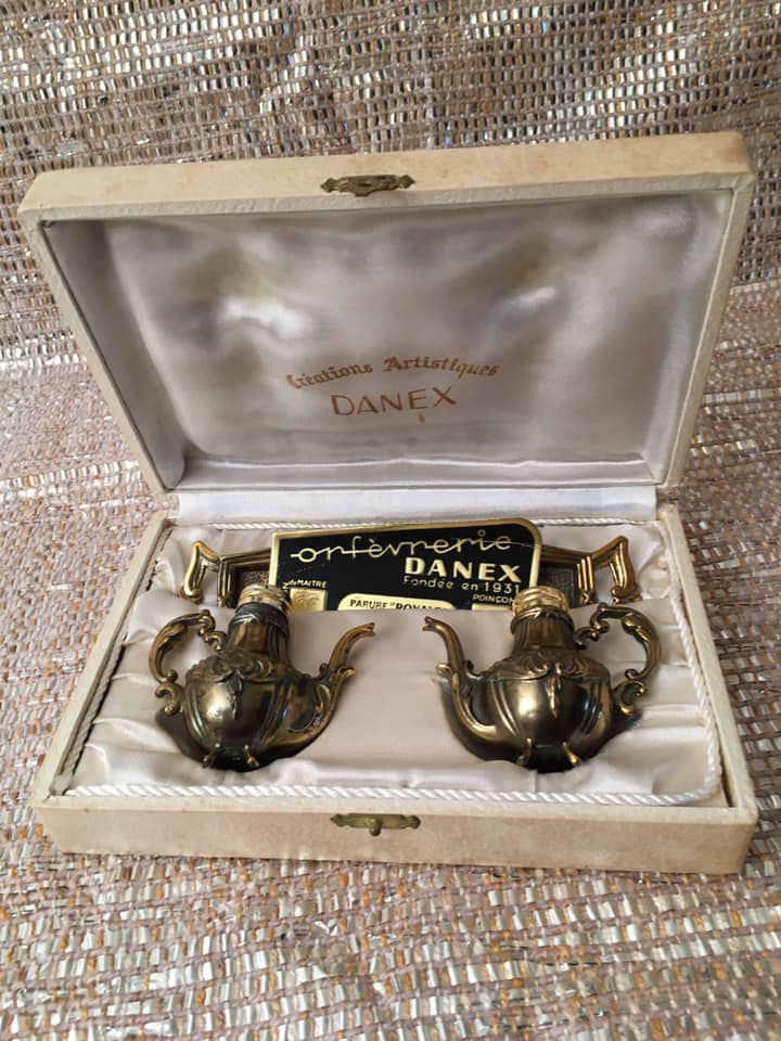 Box of salt pots and a silver metal tray from the goldsmith Danex Paris