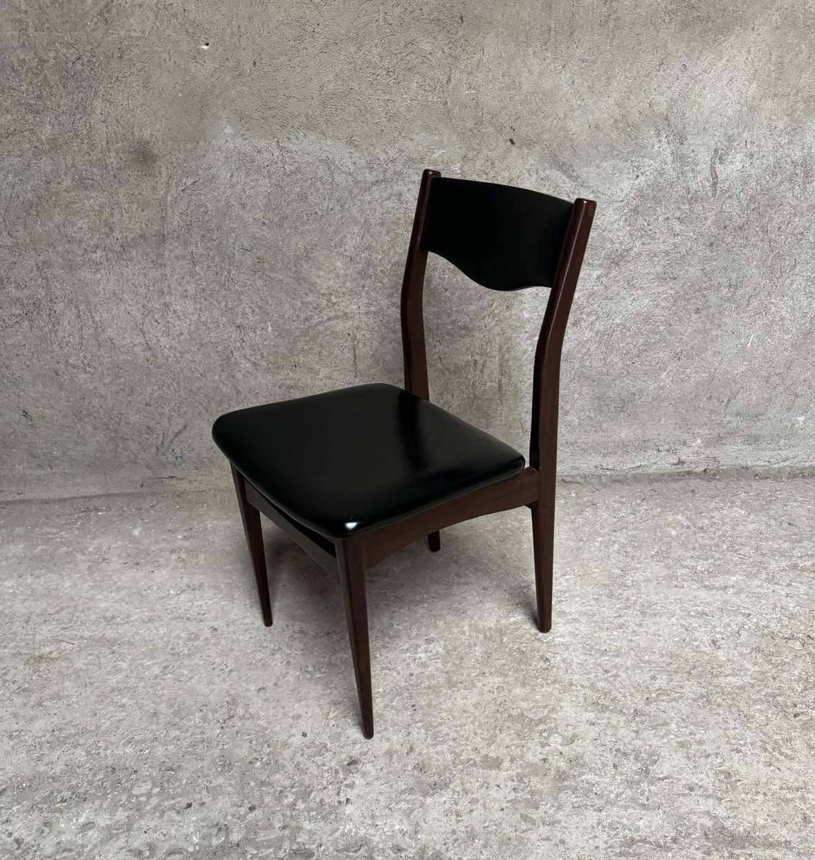 Series Set of 6 vintage Scandinavian rosewood chairs from the 1960s