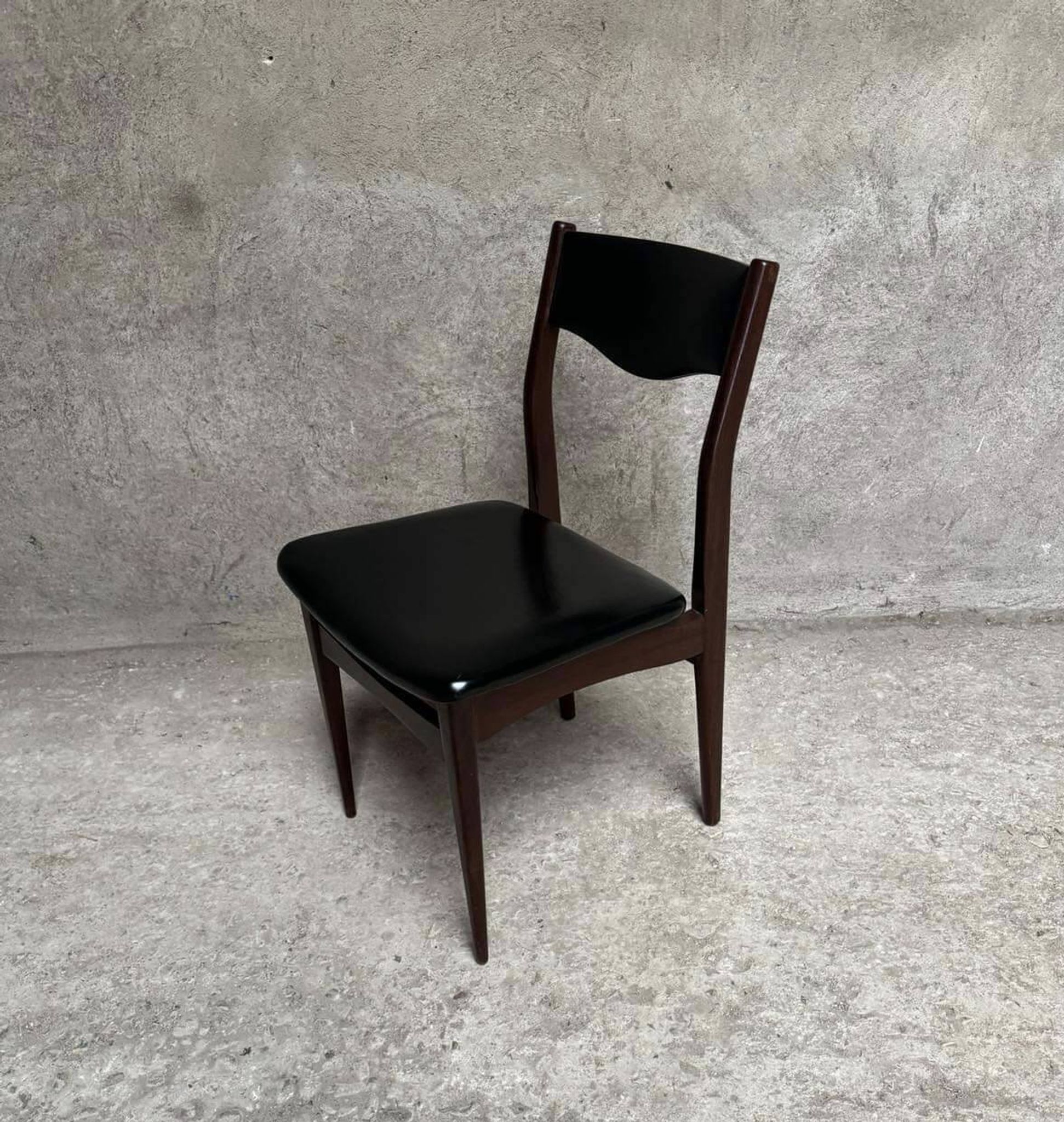 Series Set of 6 vintage Scandinavian rosewood chairs from the 1960s