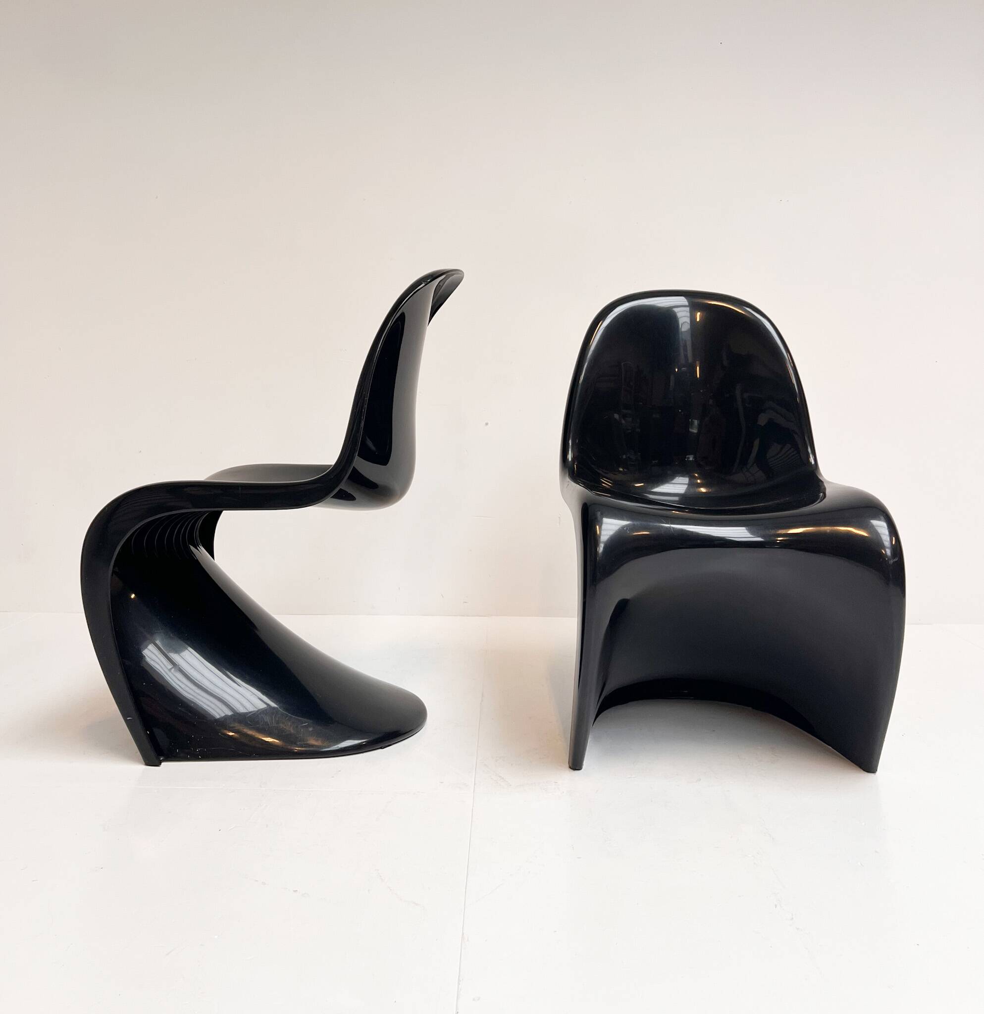 Set of 2 Herman Miller chairs by Verner Panton, 1970's