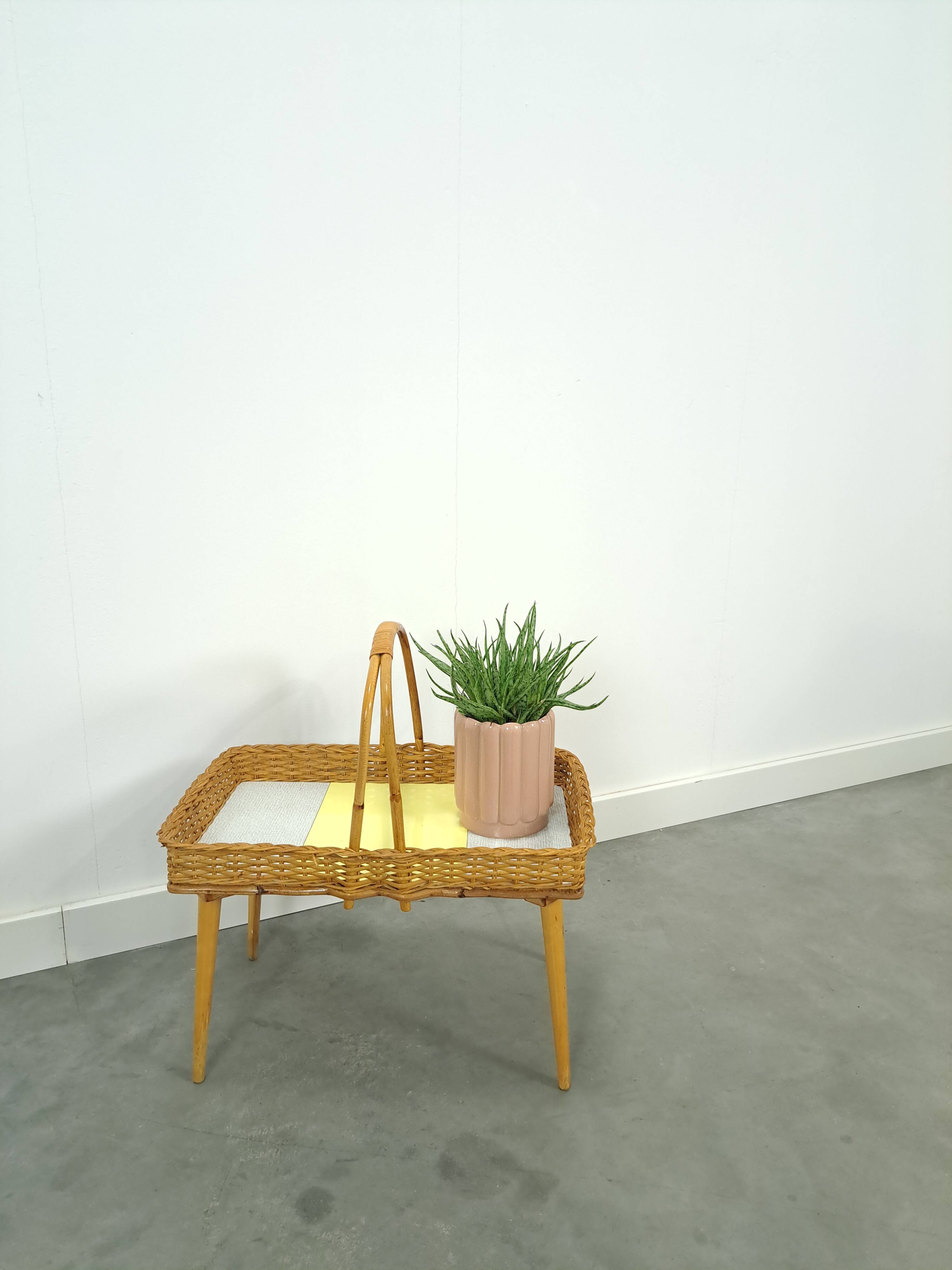 Rattan vintage tray on legs with yellow formica, fruit basket
