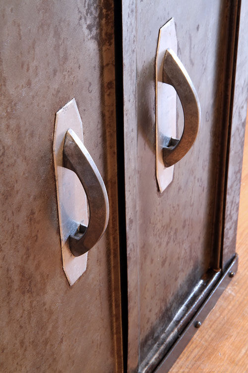 Meuble de rangement métallique industriel