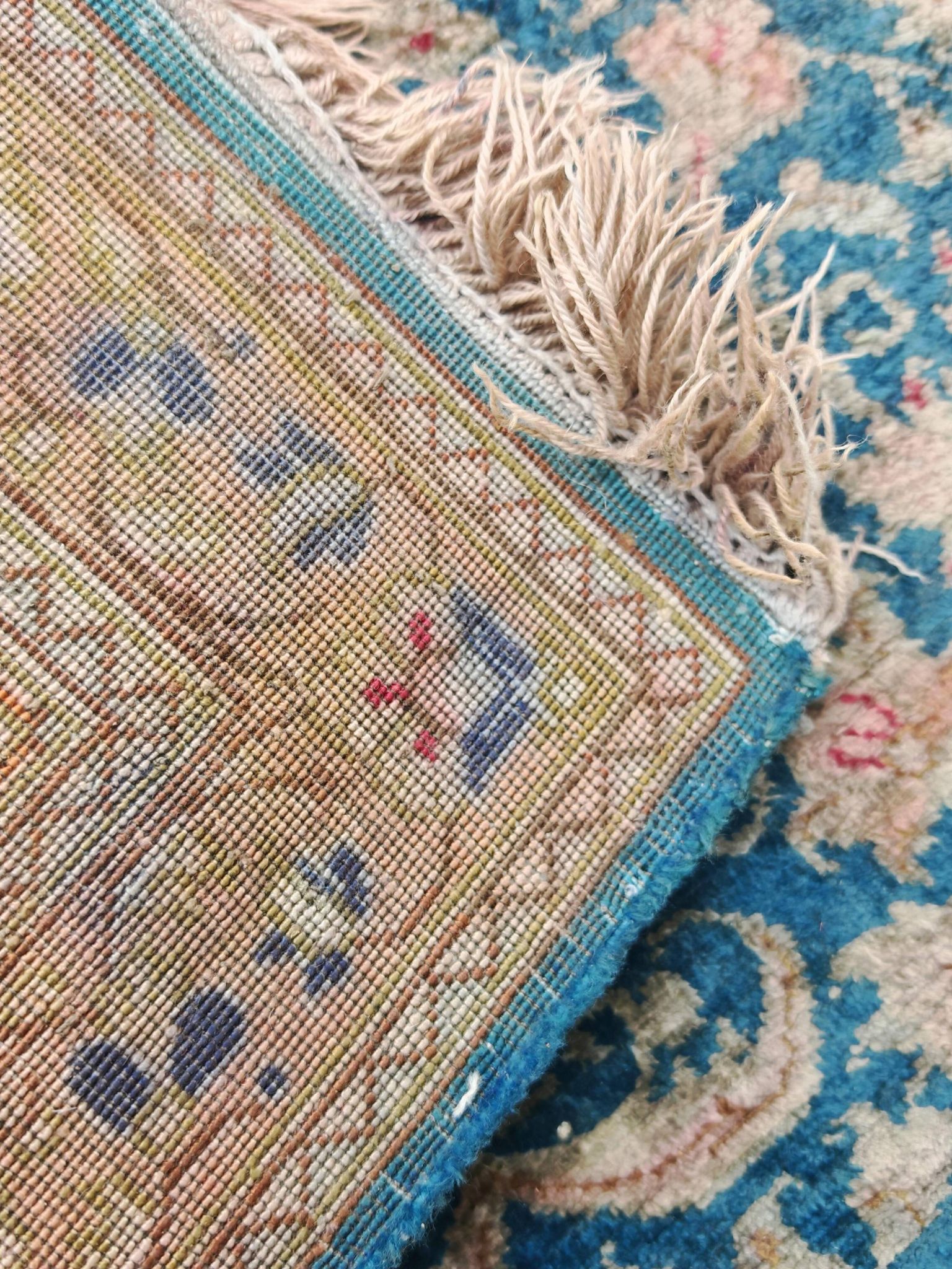 Kerman runner carpet in antique silk, hand-knotted from the 1940s.