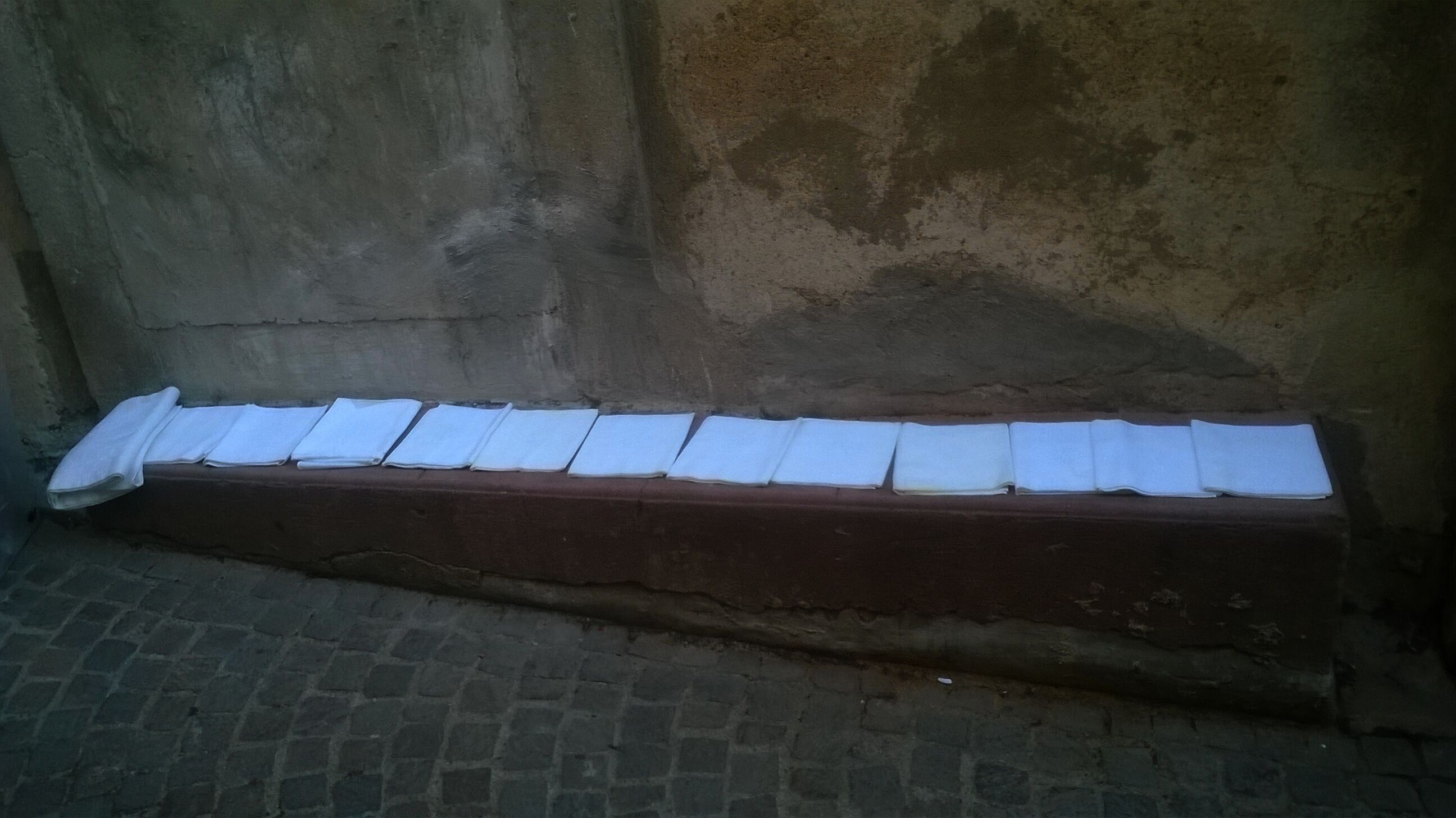 Tablecloth with its twelve vintage towels "monogrammed"