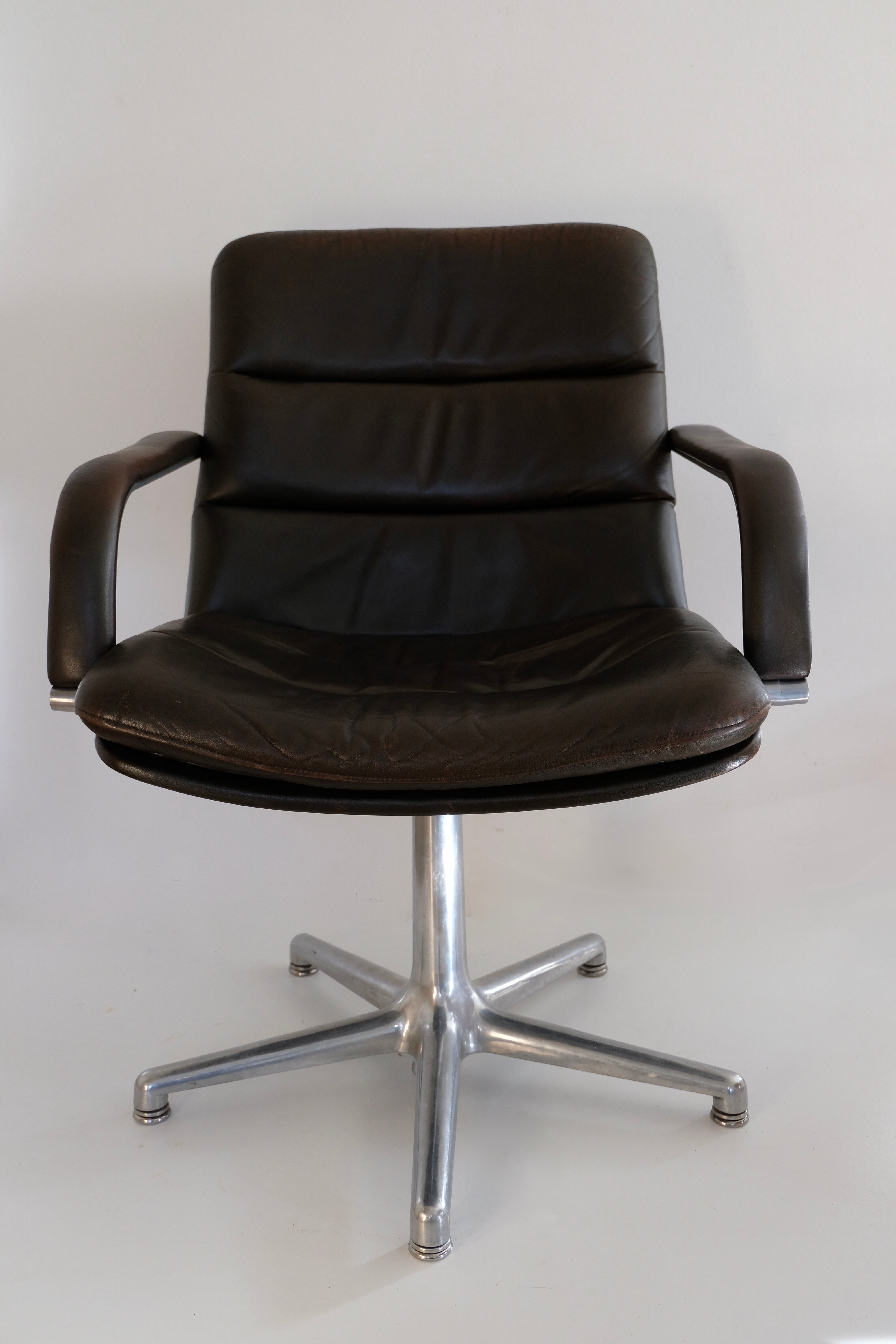 Geoffrey Harcourt's office chair for Artifort