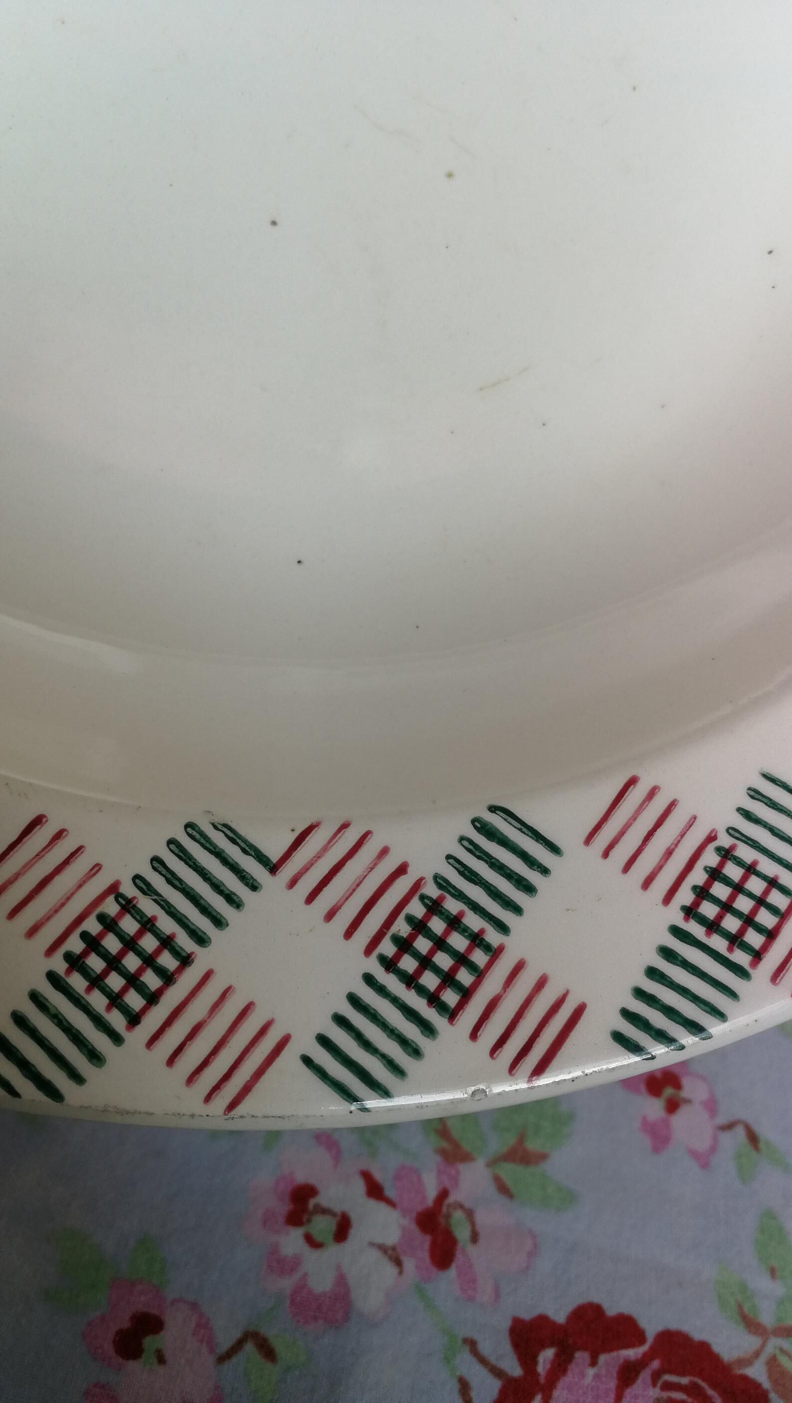 Former Dish Creux Style Art Deco Geometric Forms Vintage Green and Red