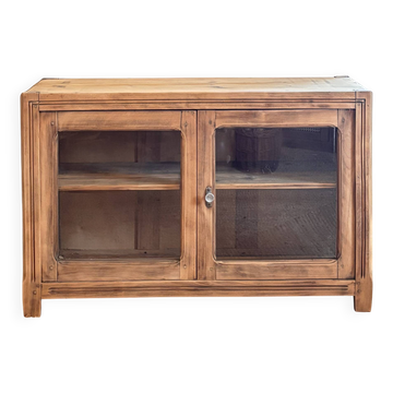 Buffet bas vitré ancien en bois massif brut