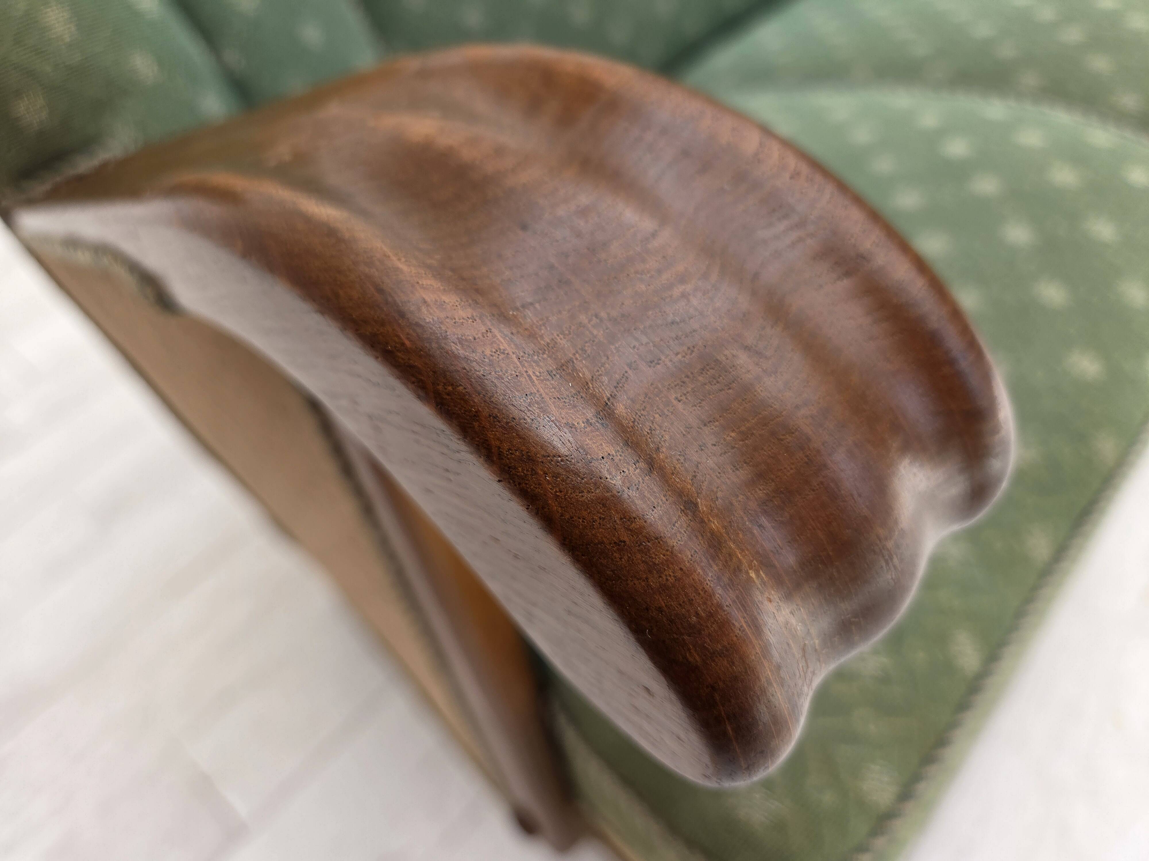 Canapé danois 3 places des années 1950, tissu en laine d'ameublement vert/beige, bois de chêne.