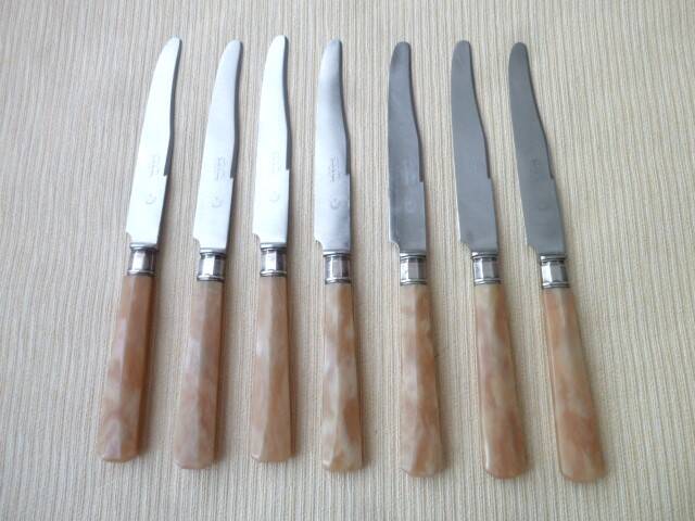 7 Couteaux à fromage monogrammés CR