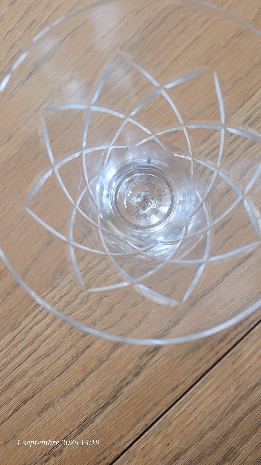 6 verres à pied en verre gravé