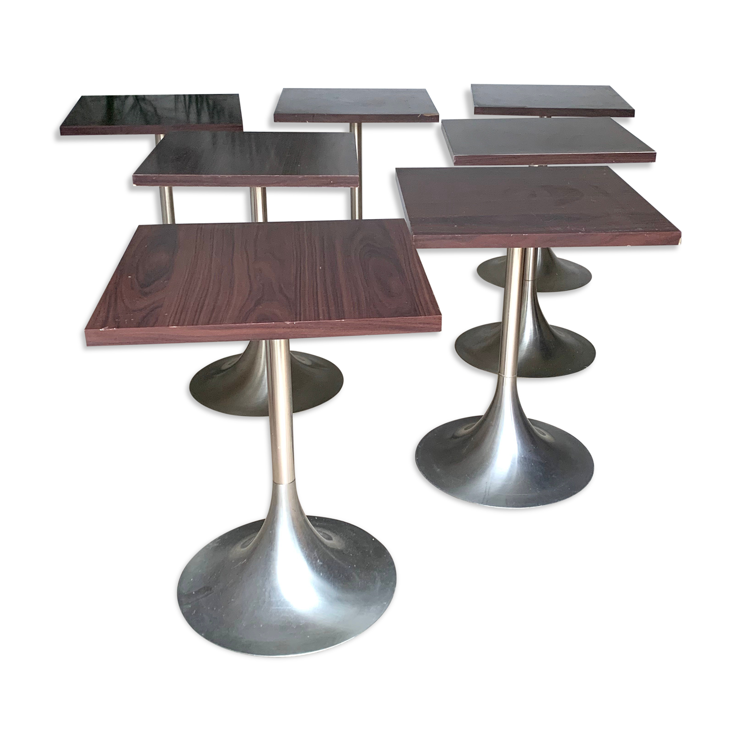 Lot de 7 tables bistrot pied tulipes