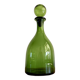 Bouteille à carafe en verre vert avec bouchon rond dans le style du verre Blenko ou Empoli