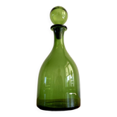 Bouteille à carafe en verre vert avec bouchon rond dans le style du verre Blenko ou Empoli