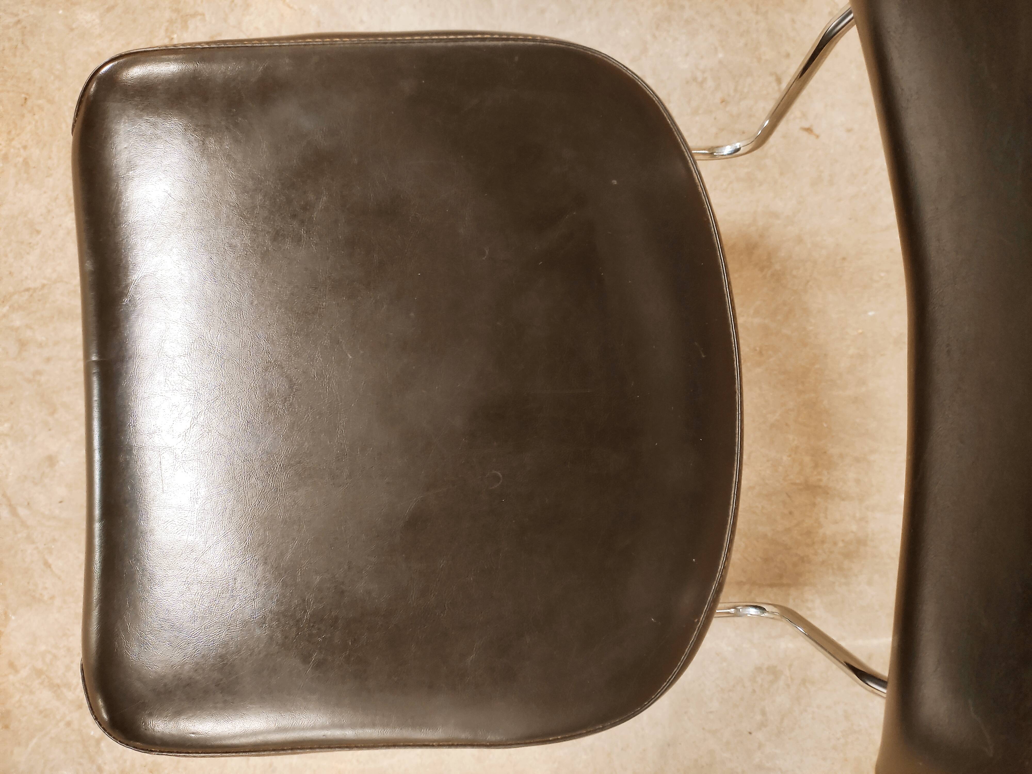 OEM chair - Strafor black with chrome base