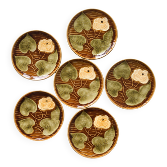 6 Assiettes en barbotine décor nénuphars de Sarreguemines.