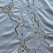 Round embroidered cotton tablecloth