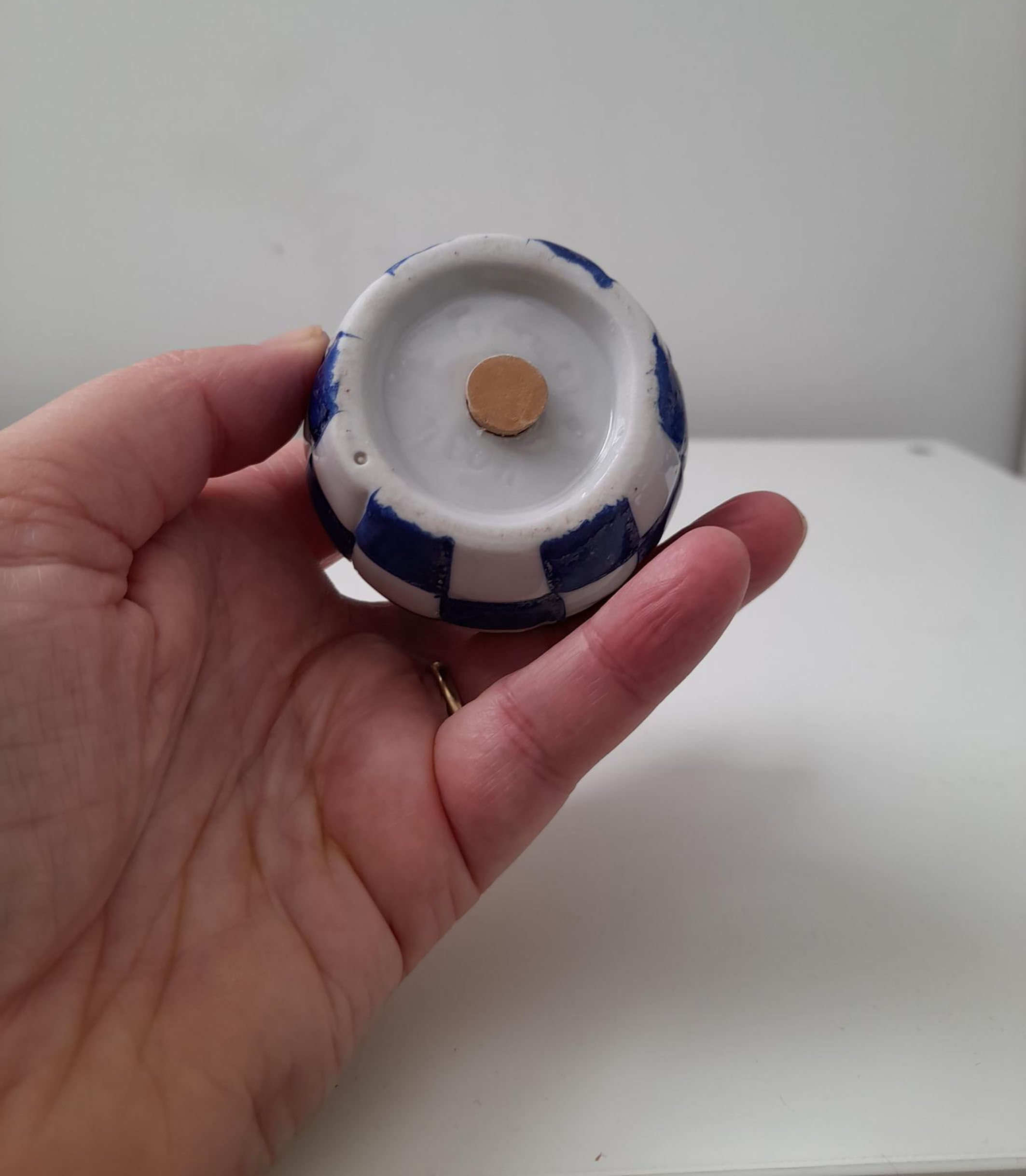 Porcelain salt shaker father Lustucru 40s