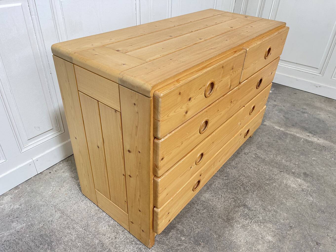 Pine chest of drawers Les Arcs 1960