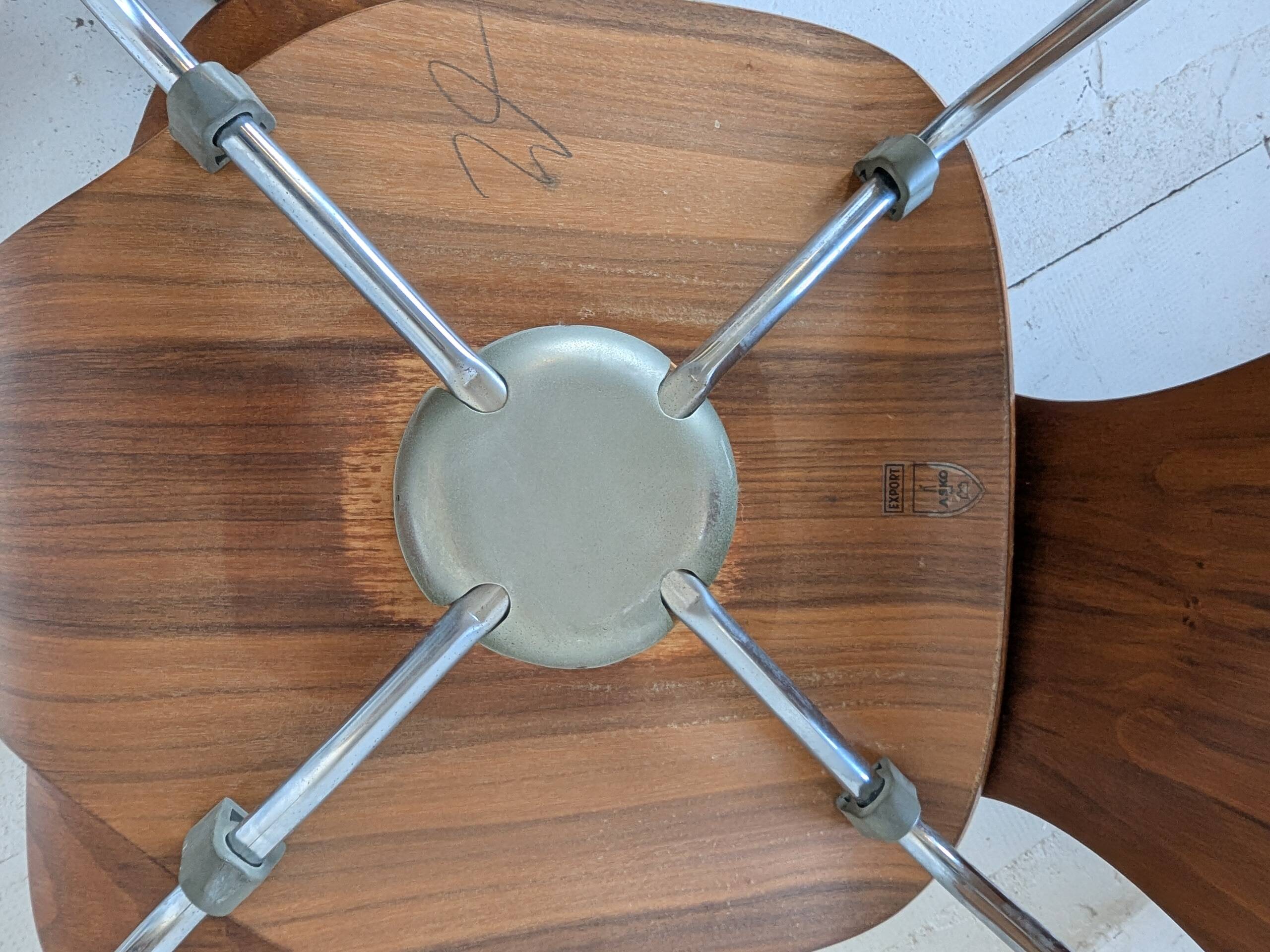 Paire de chaises de Tapio Wirkkala pour Asko, noyer