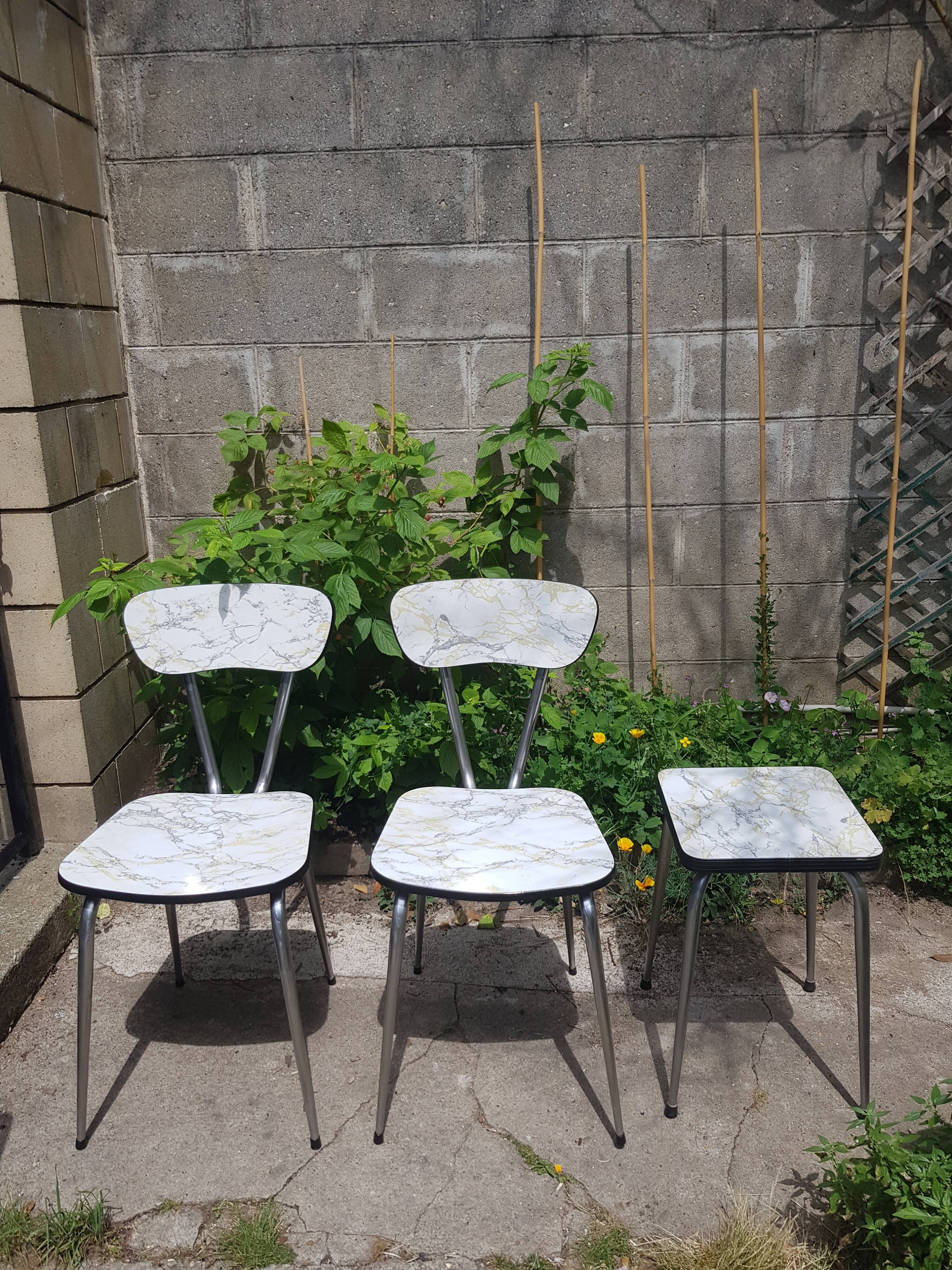 Set of 2 formica chairs type marble + 1 stool