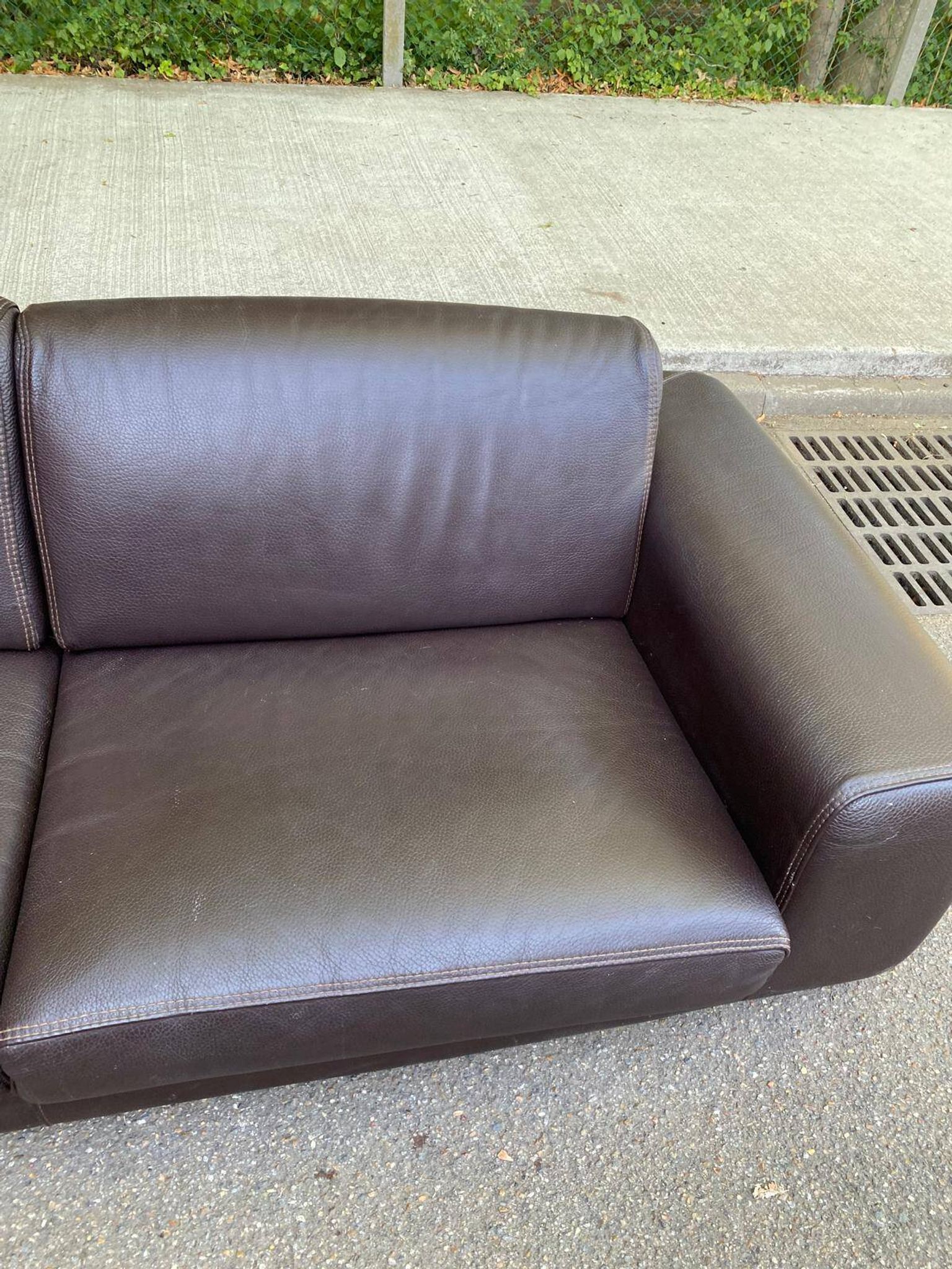 Luxury 3-seater chocolate brown leather sofa Roche Bobois 235cm