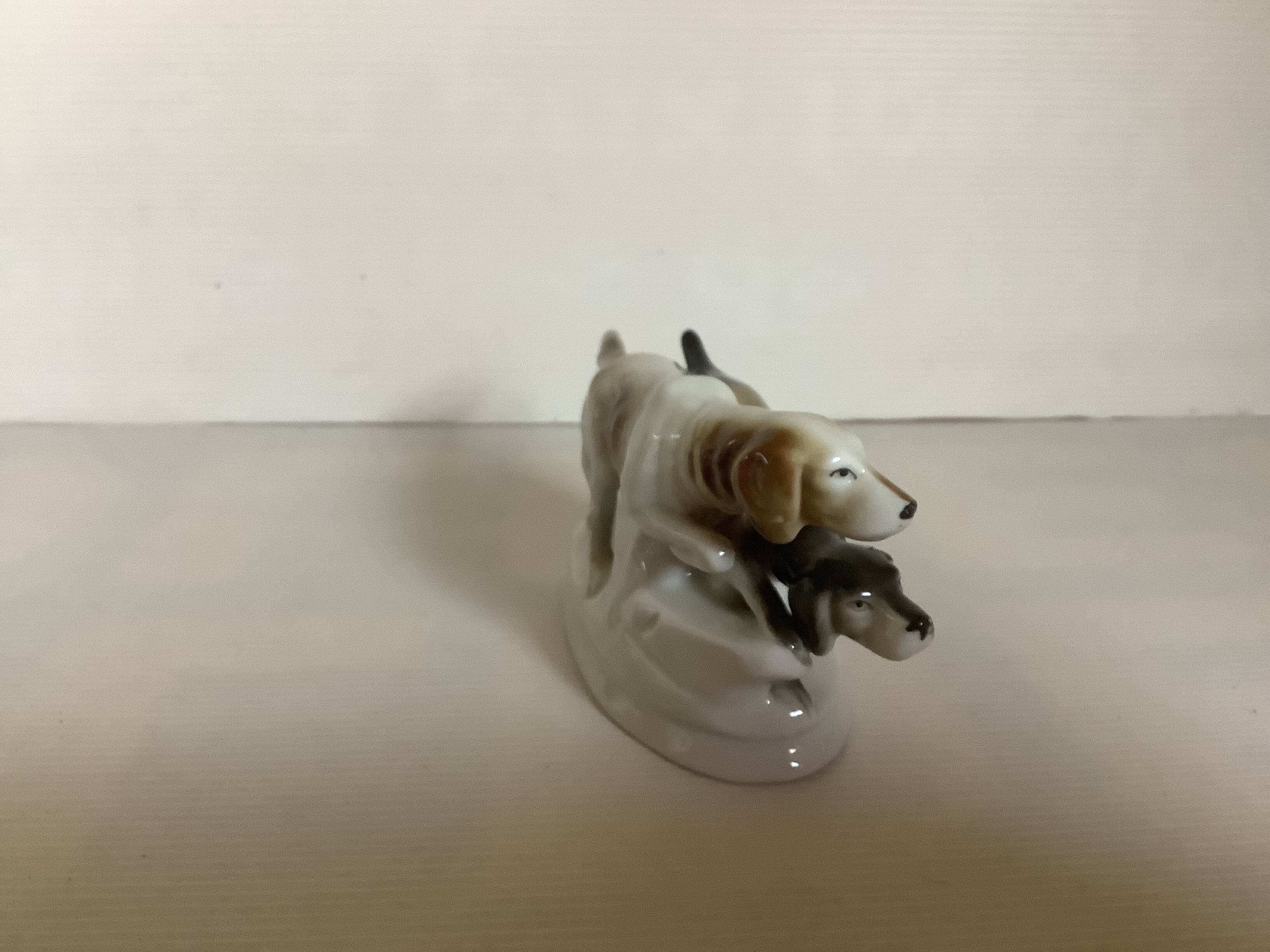 Porcelain dogs