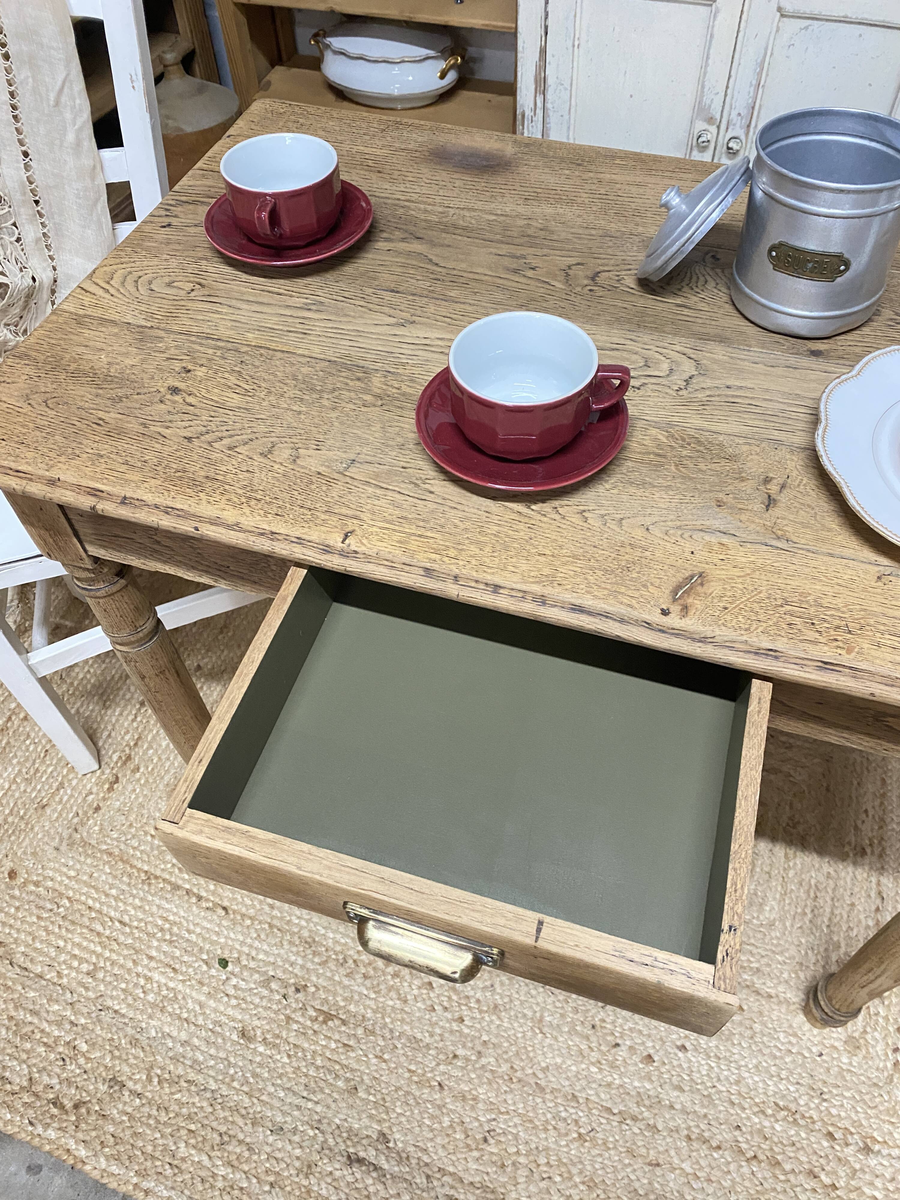 Petite table de ferme en chêne
