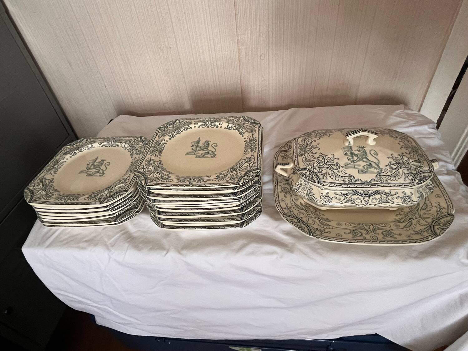 Lot of old saint-amand earthenware, fontana model – very good condition