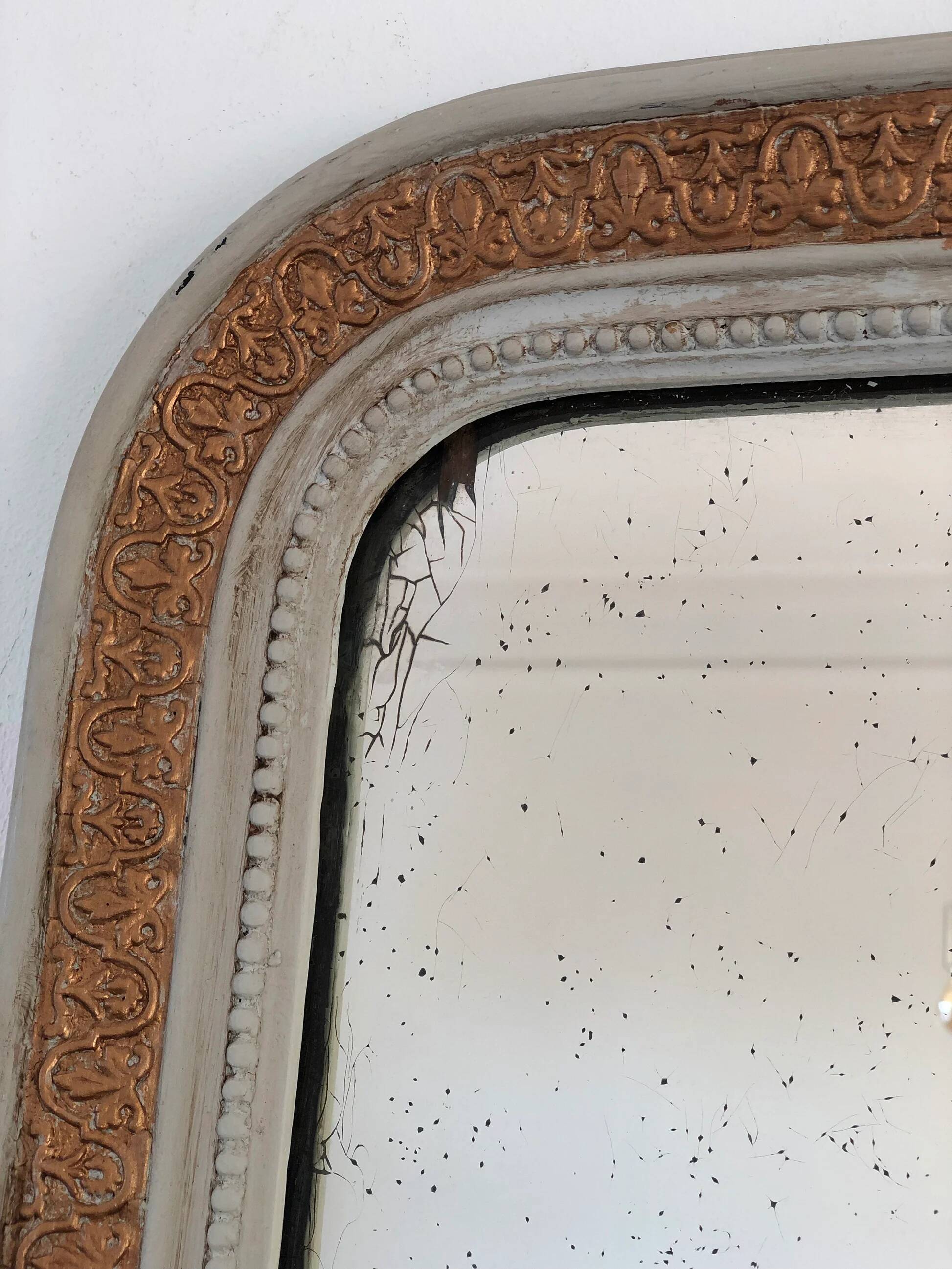 Miroir antique français Louis Philippe – crème et or, fin du 19e siècle