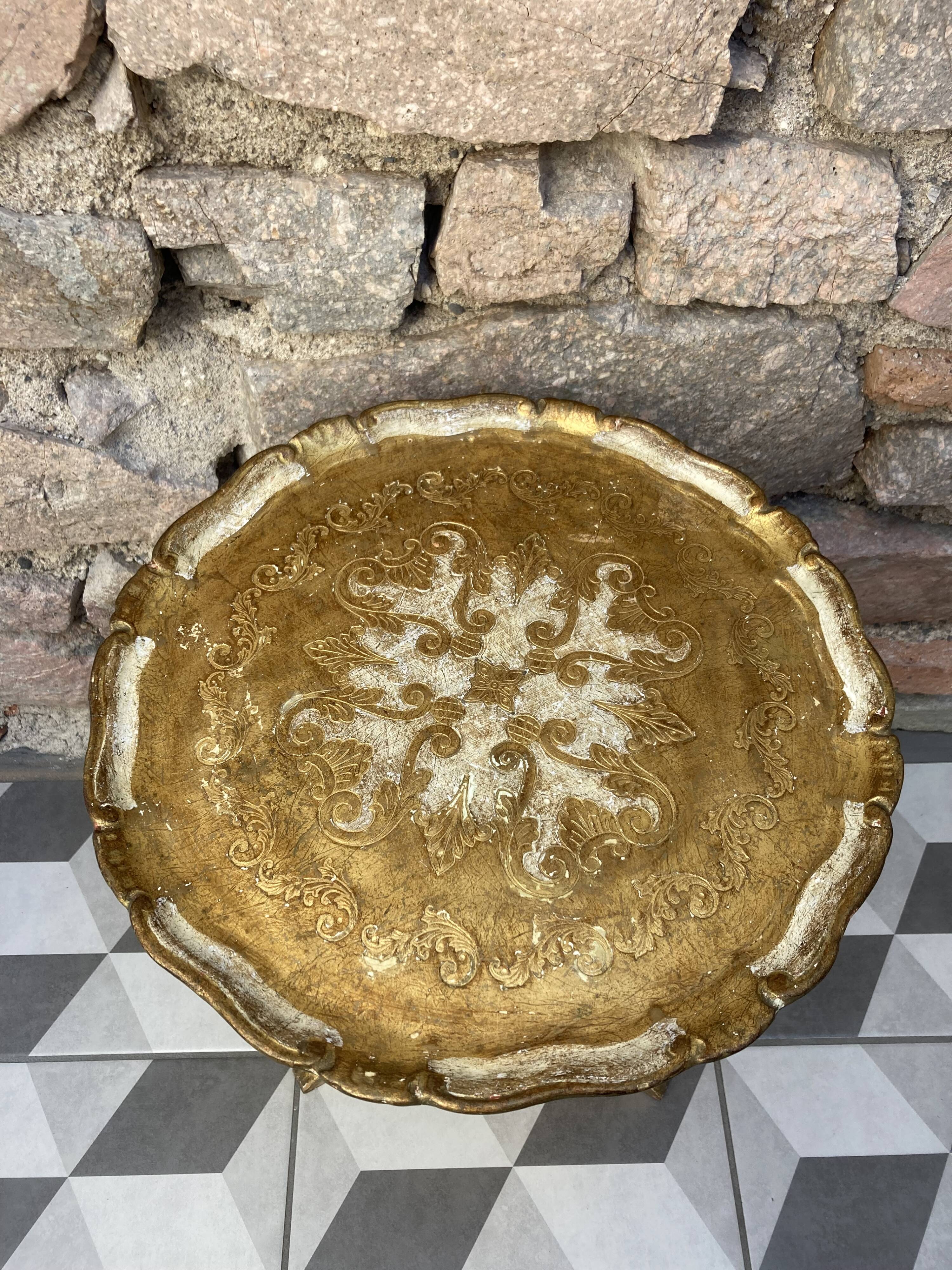 Venetian gilded wood side table harness