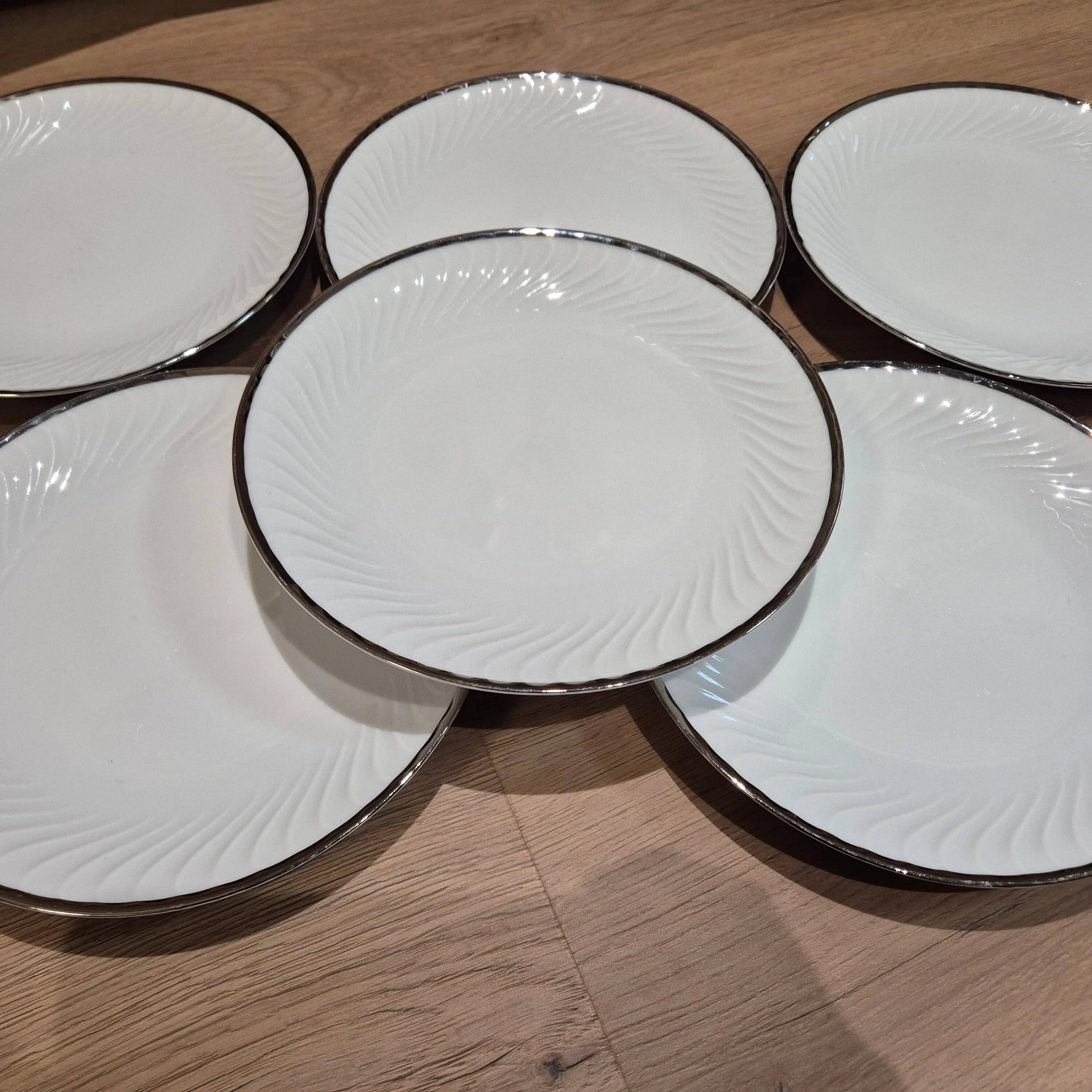 Assiette à dessert en porcelaine