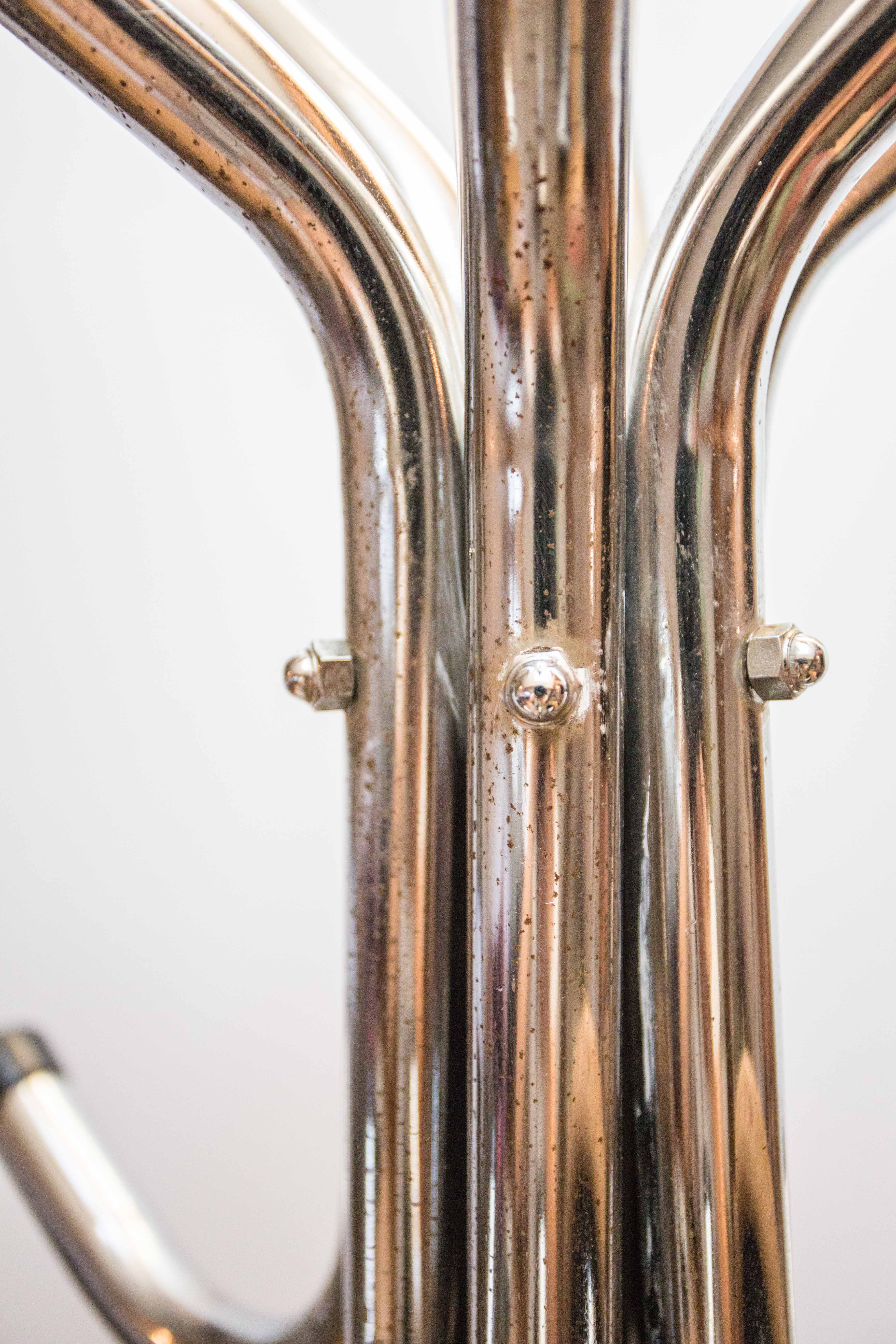 Metal parrot coat rack