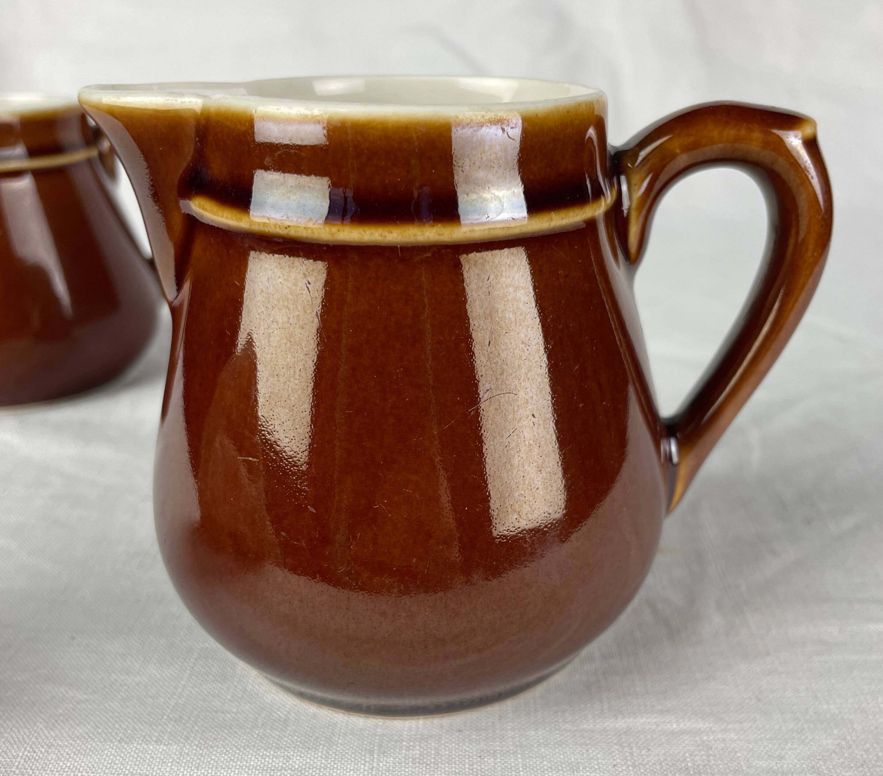 Set of 2 ceramic milk pots