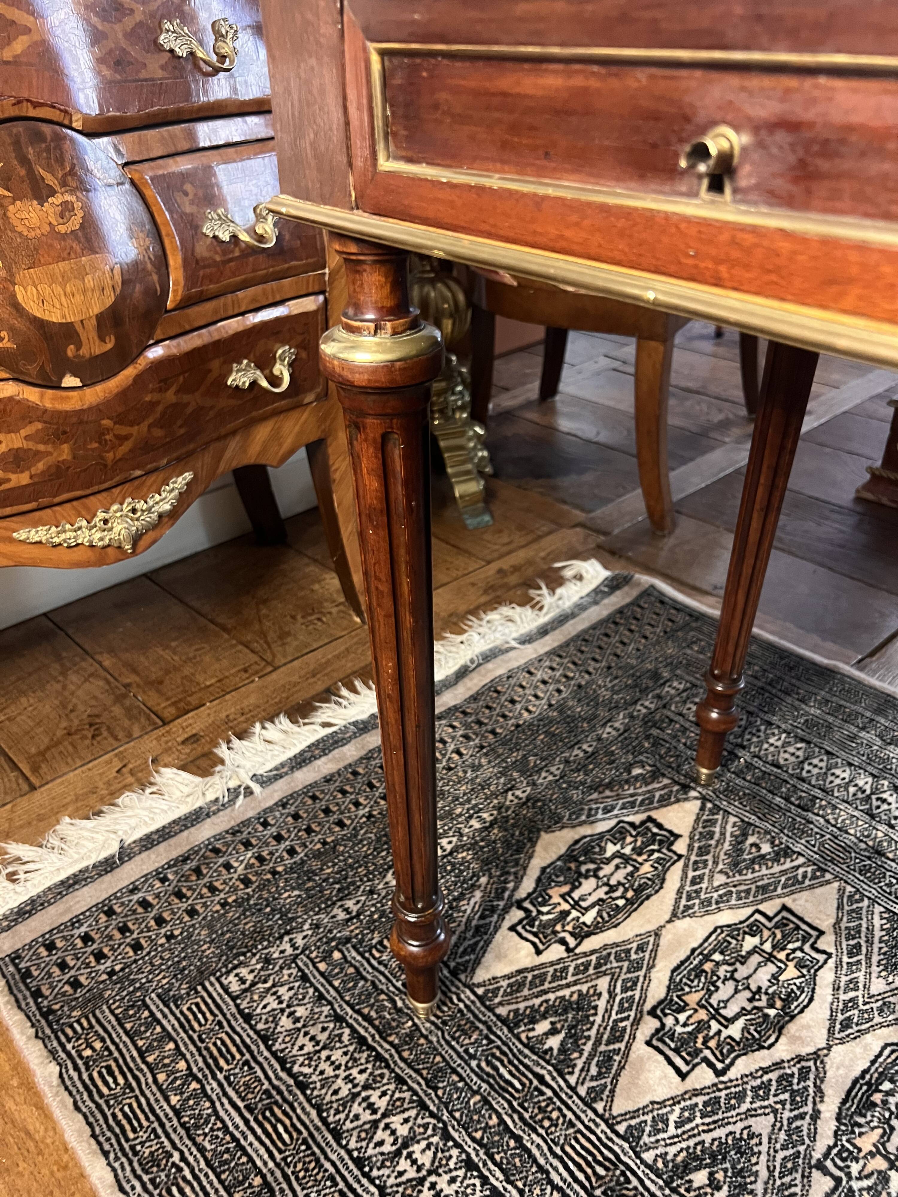 Small Louis XVI style desk - Late 19th century