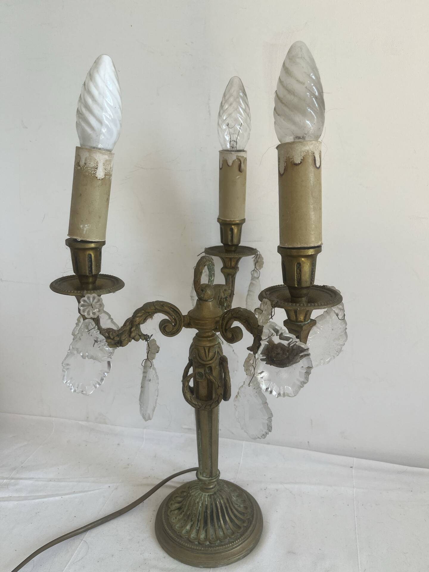 Bronze three-light girandole table lamp