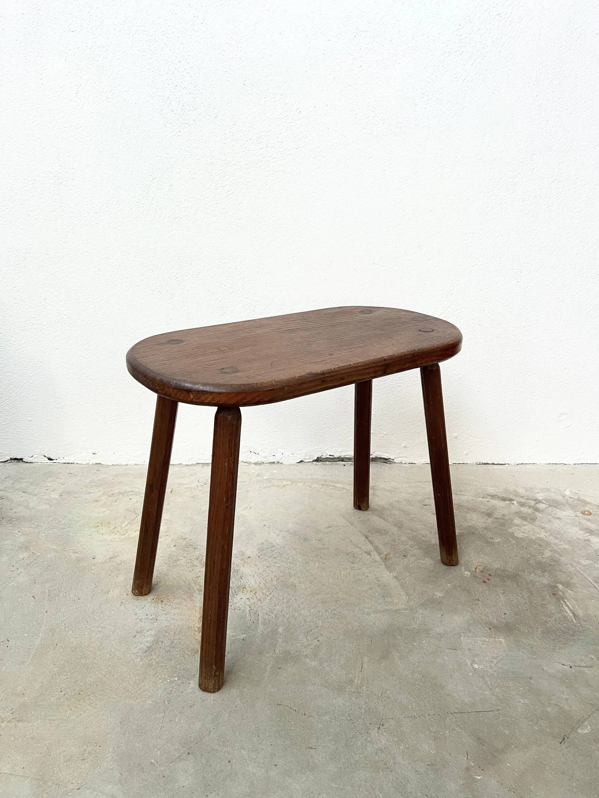 Oval farmhouse stool (55cm) – solid wood & wabi-sabi spirit
