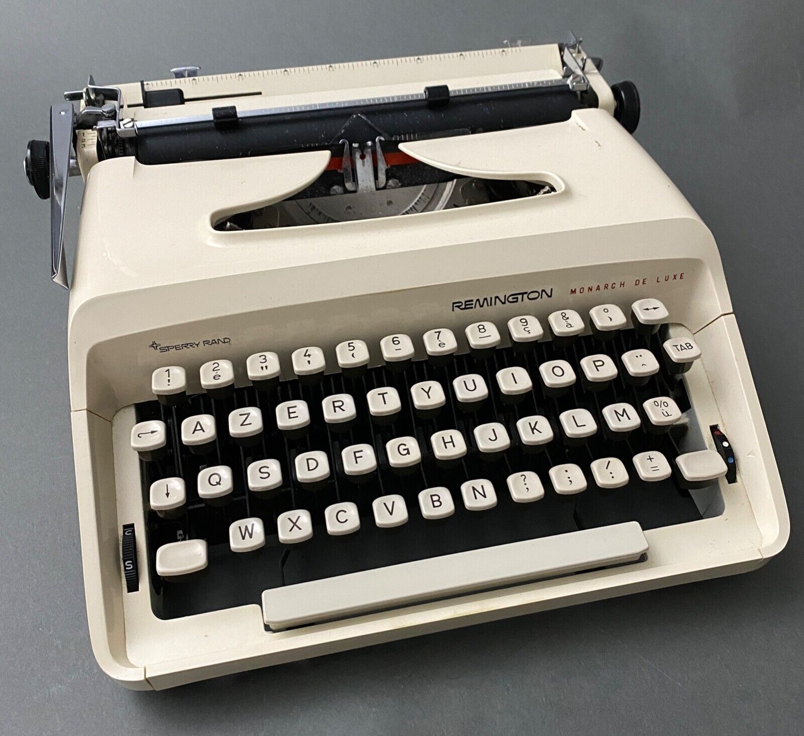 Old writer Remington monarch deluxe 1970