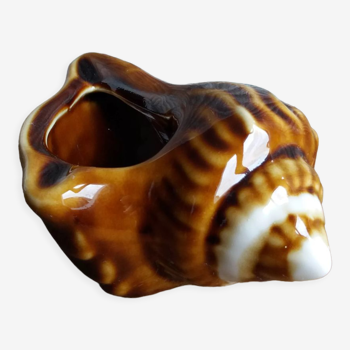 Ceramic shell ashtray