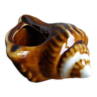 Ceramic shell ashtray