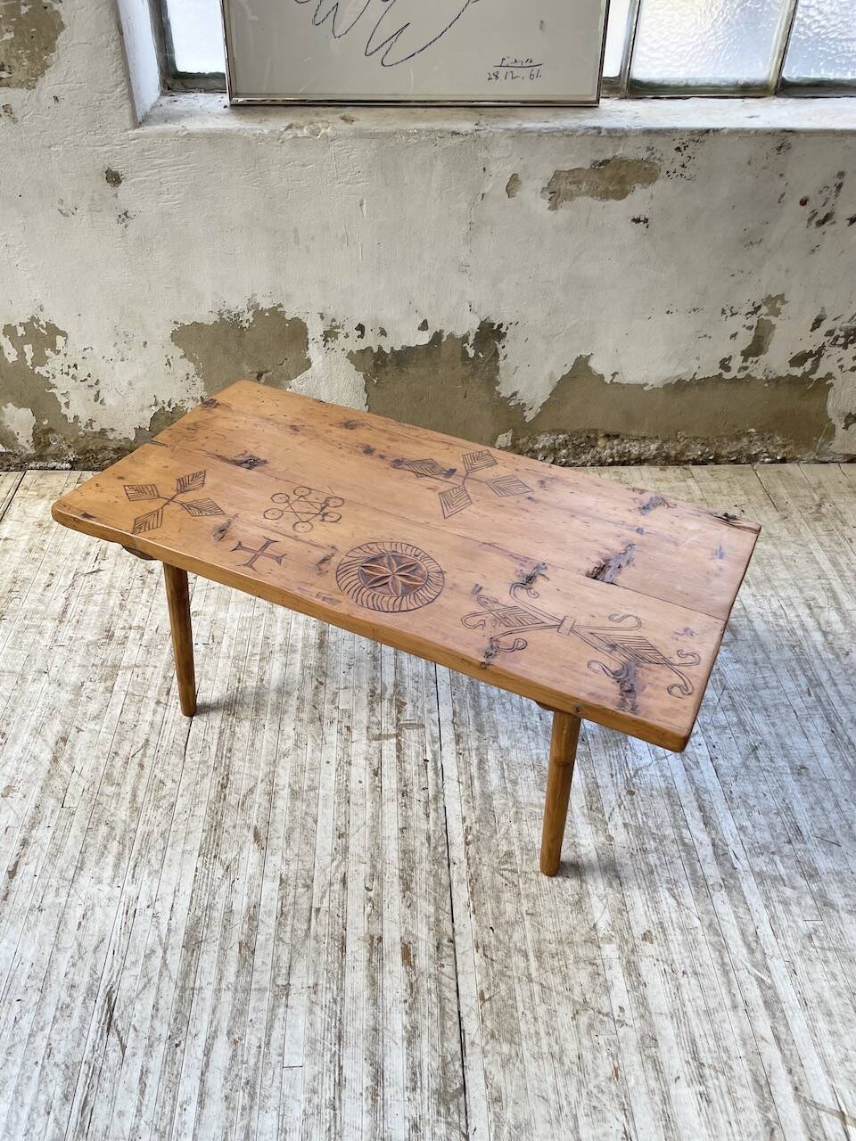 Popular art coffee table Switzerland 1900