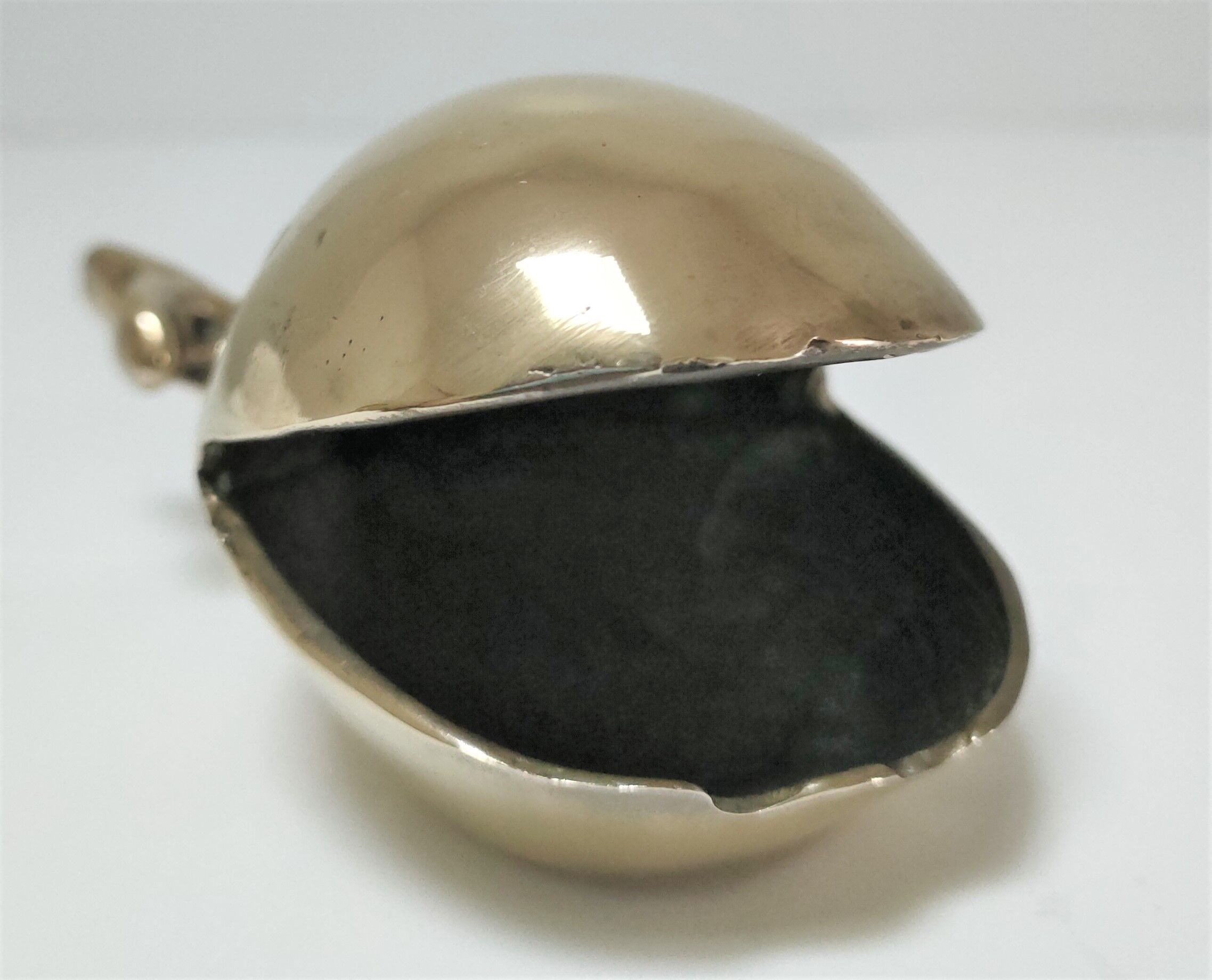 Zoomorphic ashtray massive brass whale 70s