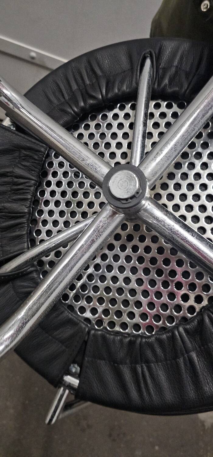 4 Cassina Lc7 Charlotte Perriand