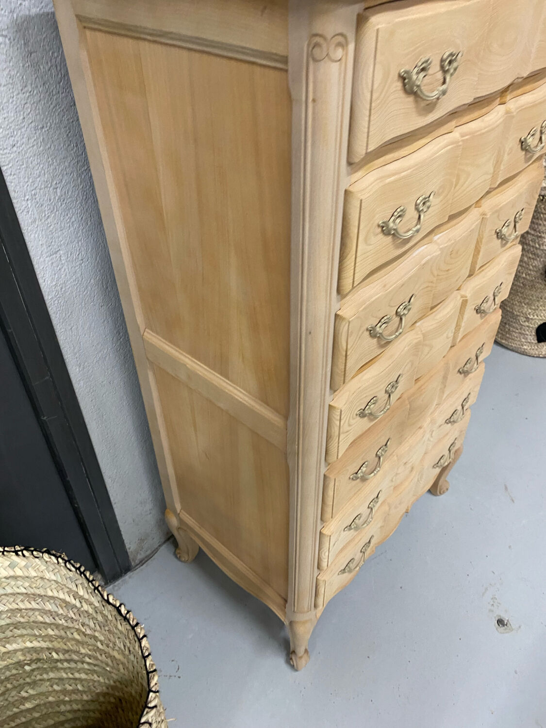 Louis XV style weekly planner in raw wood