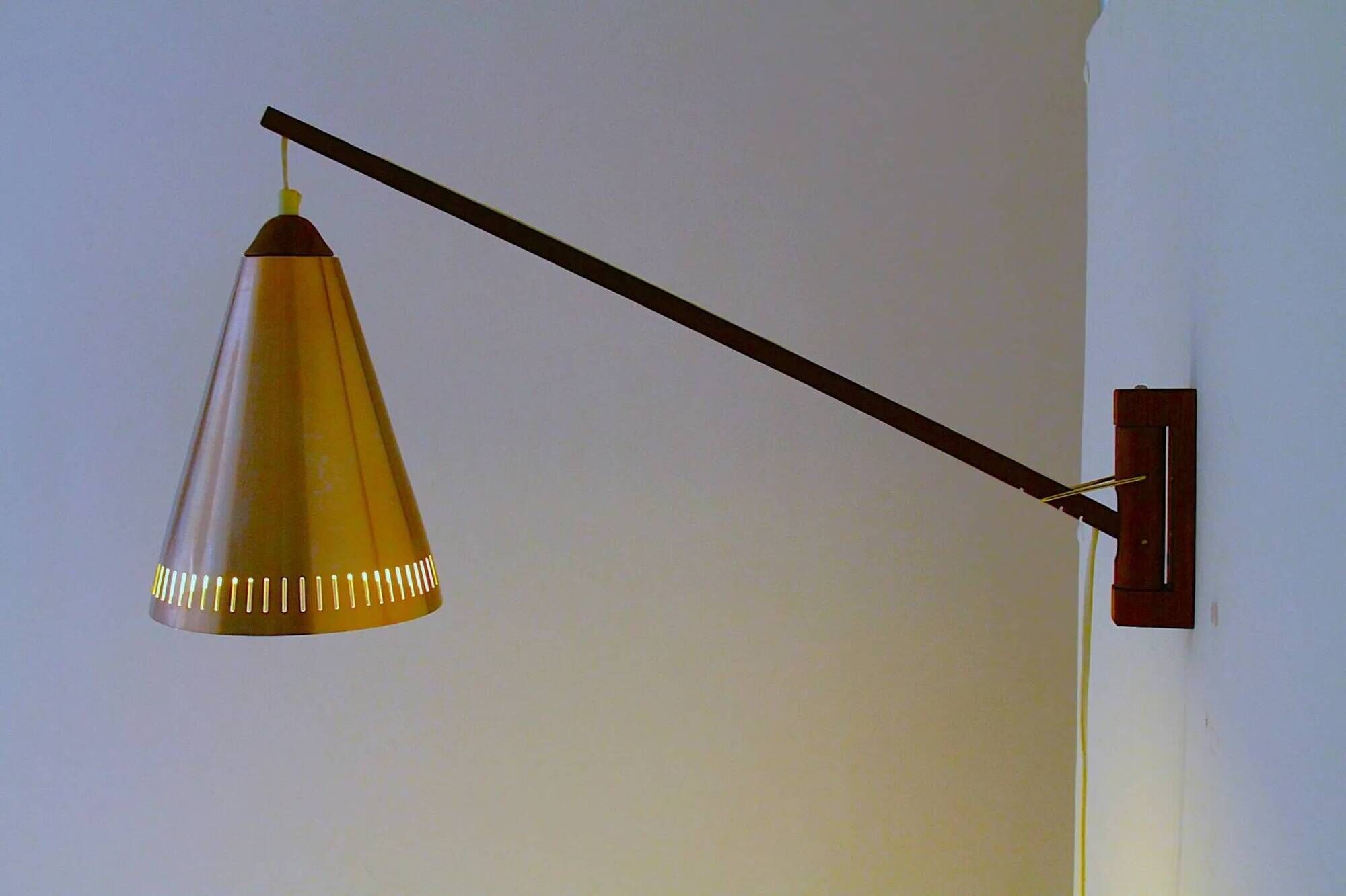 Uno & Östen Kristiansson for Luxus Vittsjö — Teak & Copper Wall Lamp, Sweden, 1960s