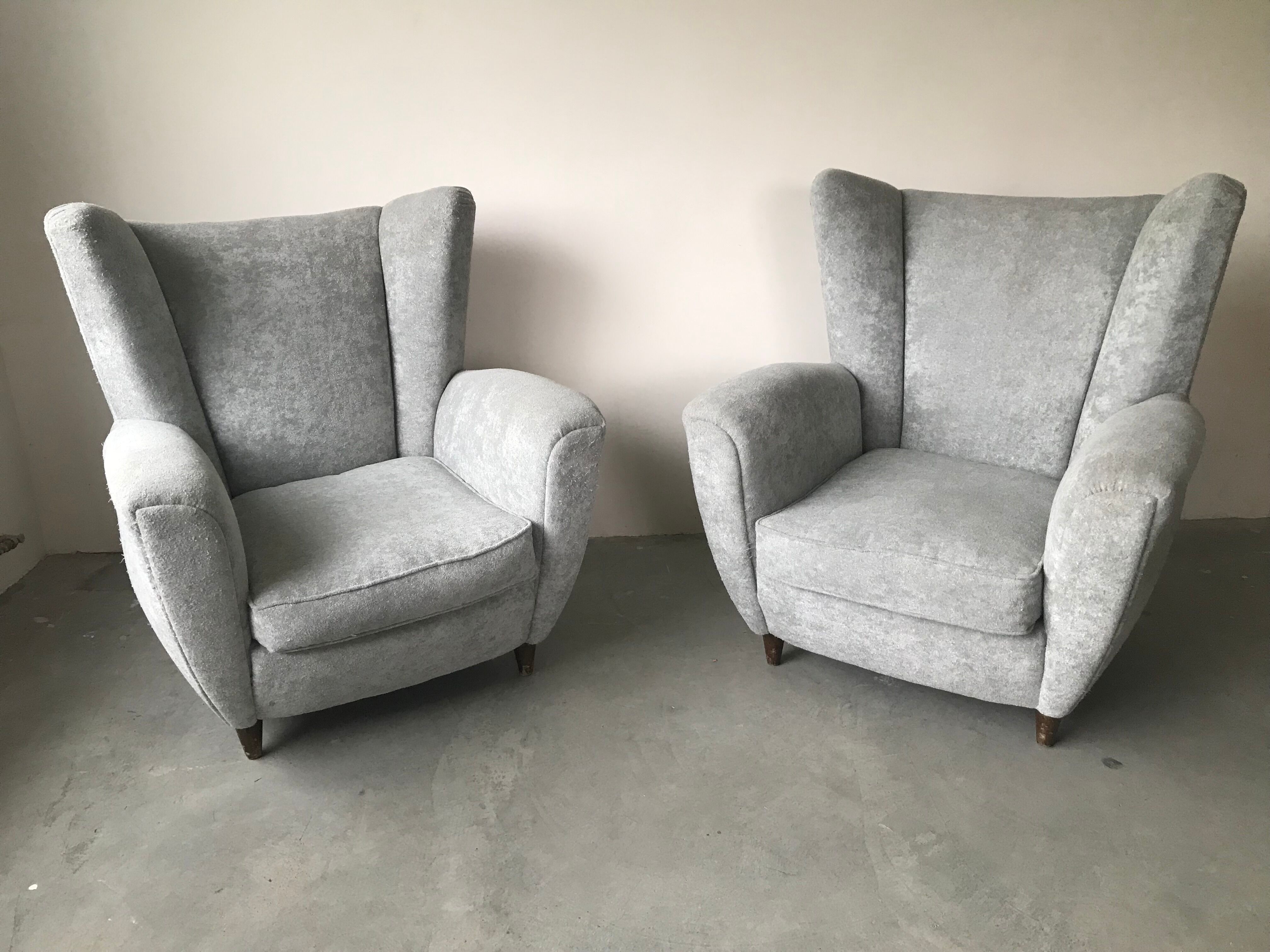 Pair of italian armchairs in velvet