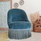Fauteuil crapaud velours bleu avec franges