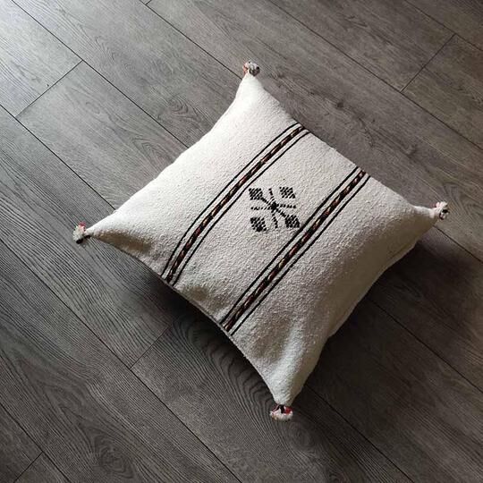 White Moroccan Berber cushion in cotton