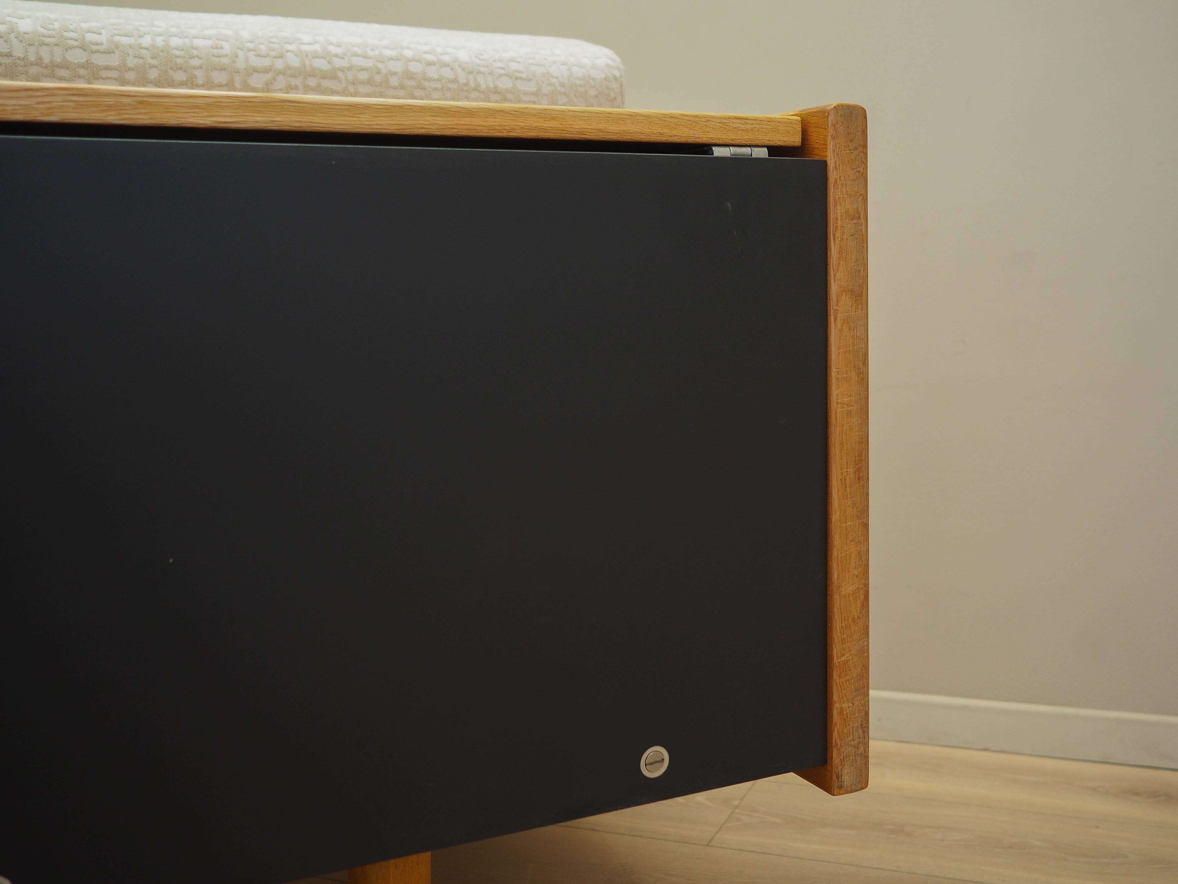 Canapé en chêne, design danois, années 1960, designer : Hans J. Wegner, fabricant : Get