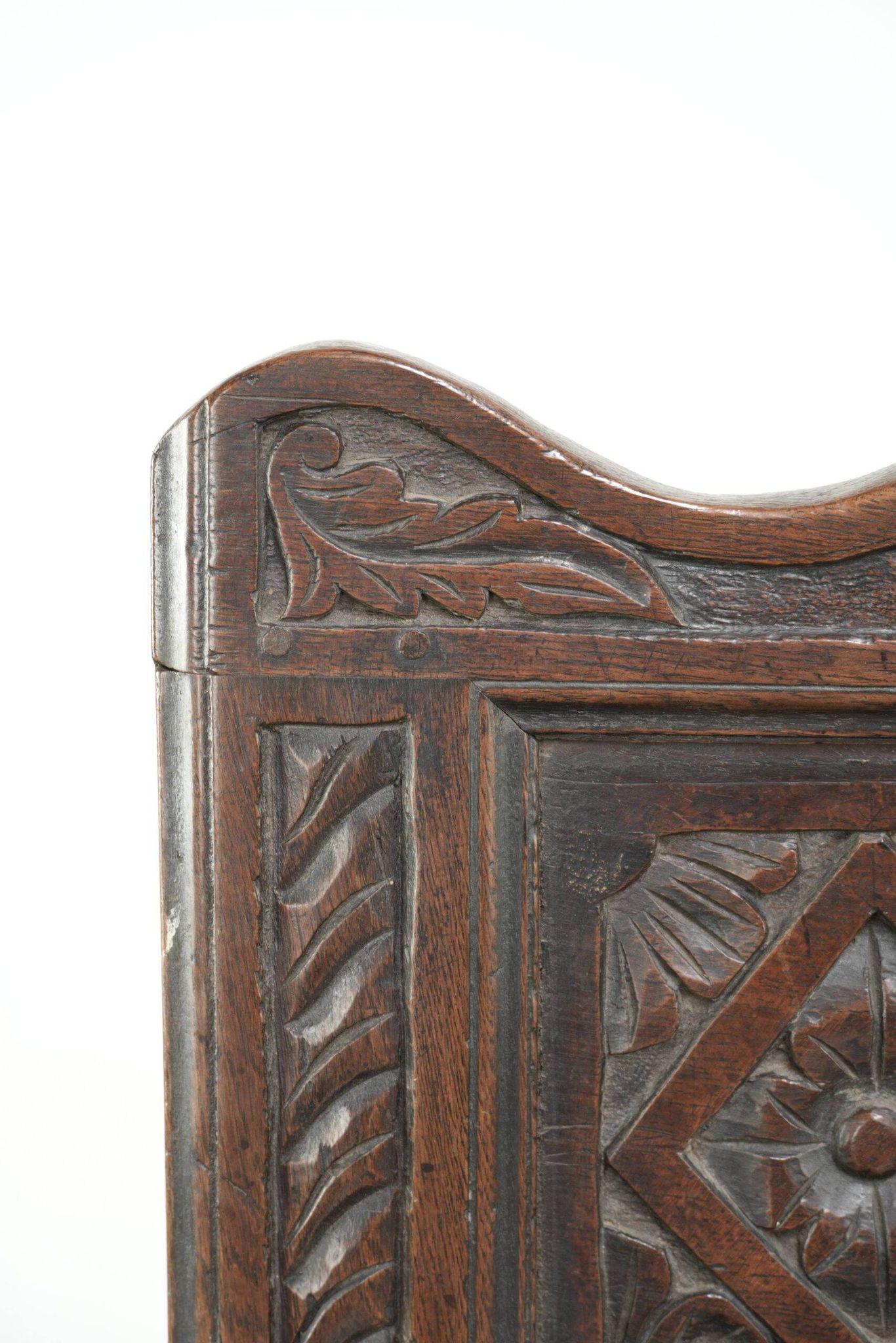 Unique 18th-century English oak wainscot chair with amazing woodcarving