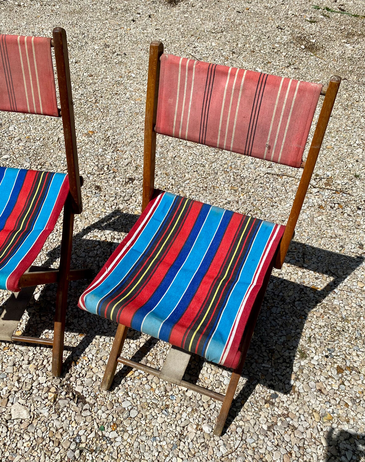 3 vintage folding chairs in canvas and wood